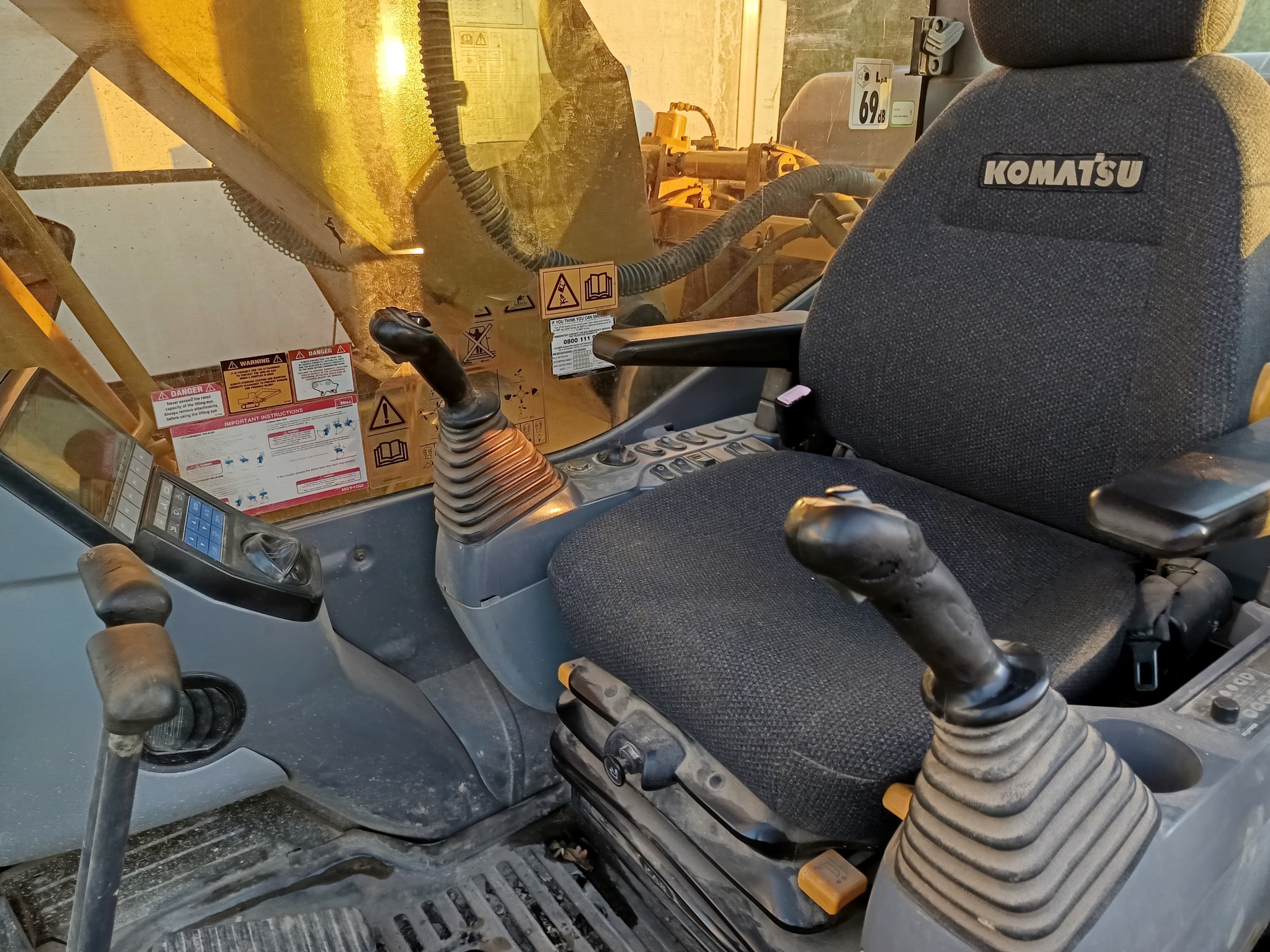 Giratória de Rastos Komatsu PC 210 LC-8 · Ano 2007 — imagen 15
