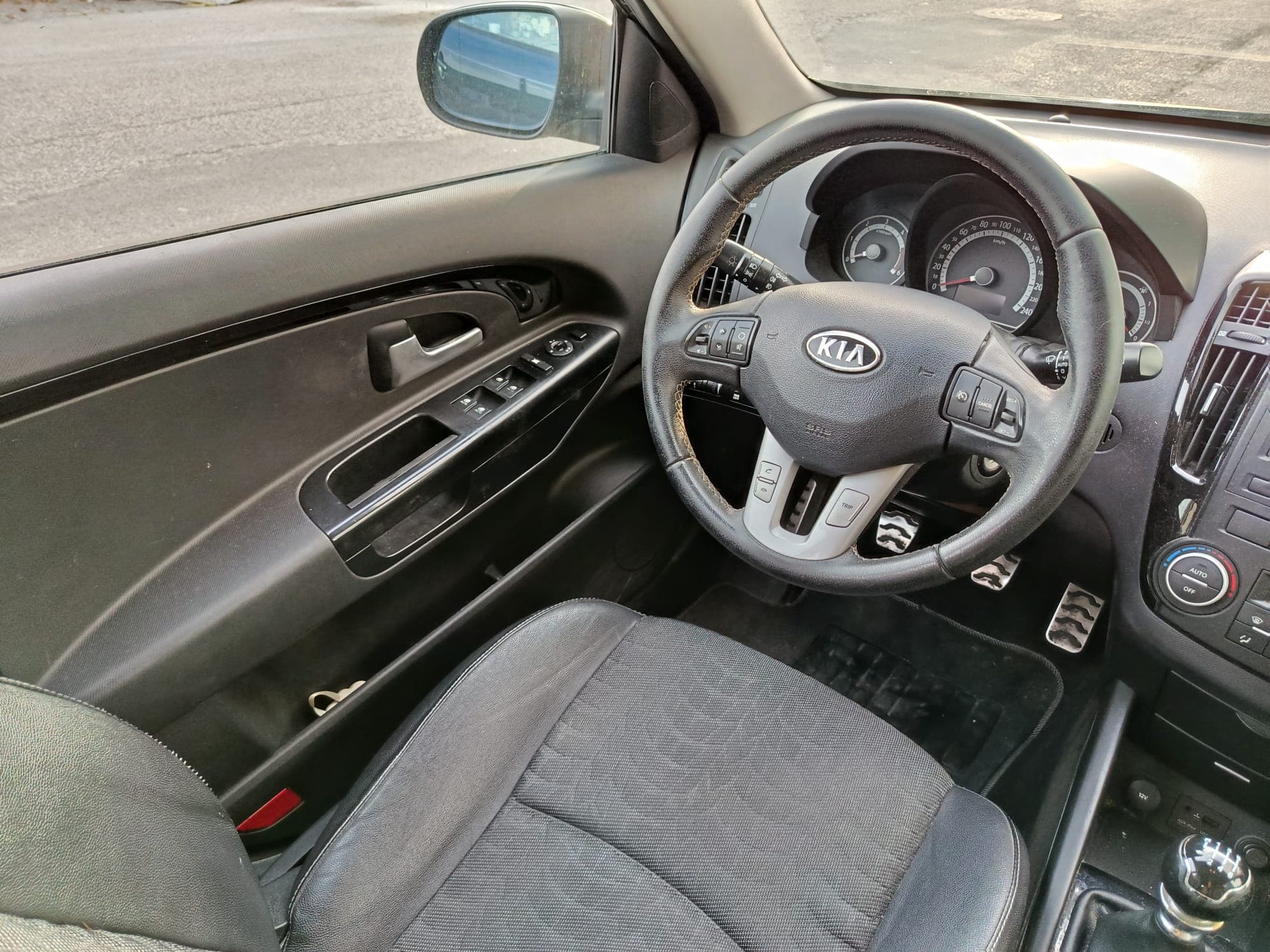 Kia Ceed · Ano 2011 — image 13