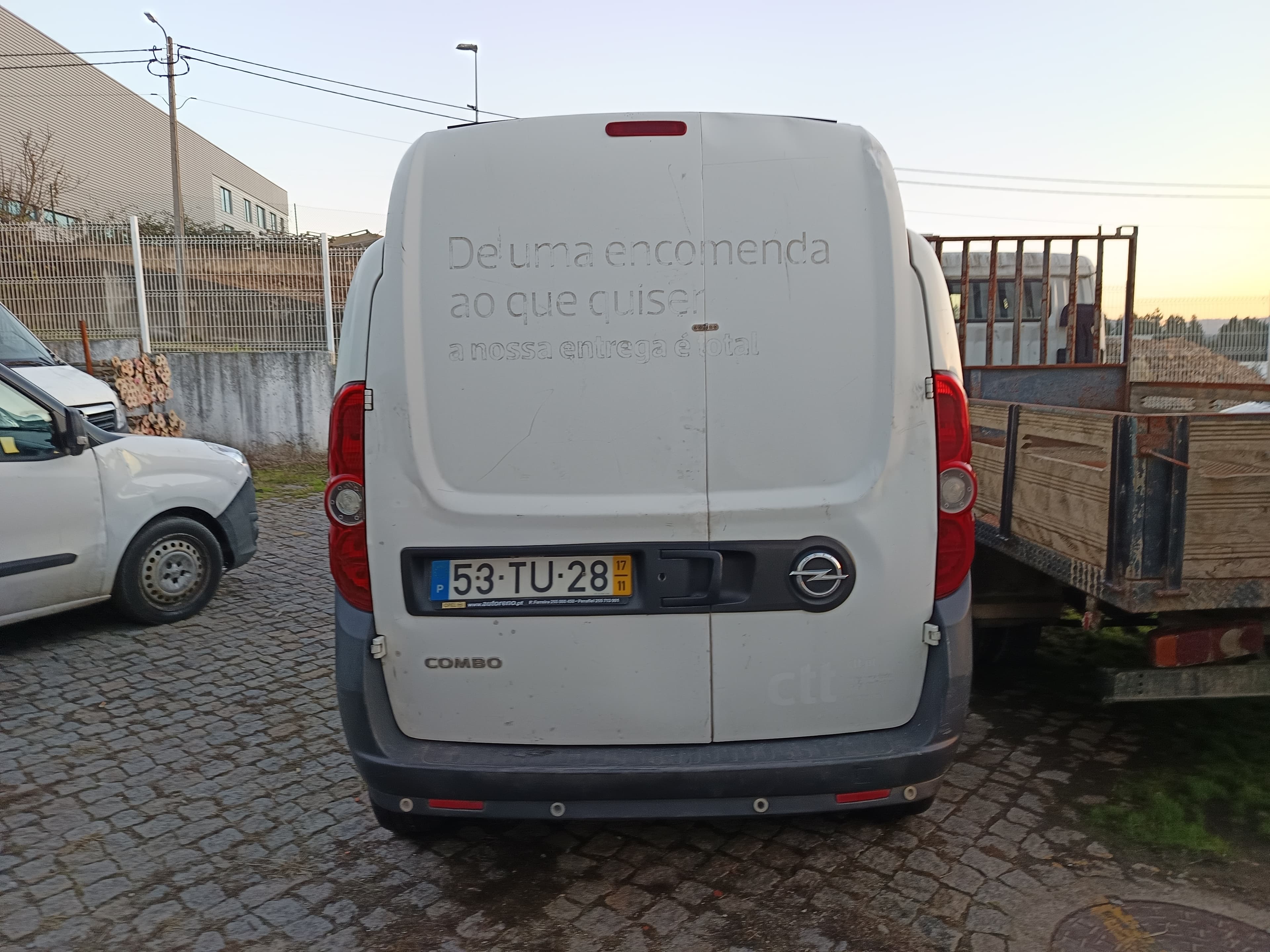 Opel Combo · Ano 2017 — imagem 4