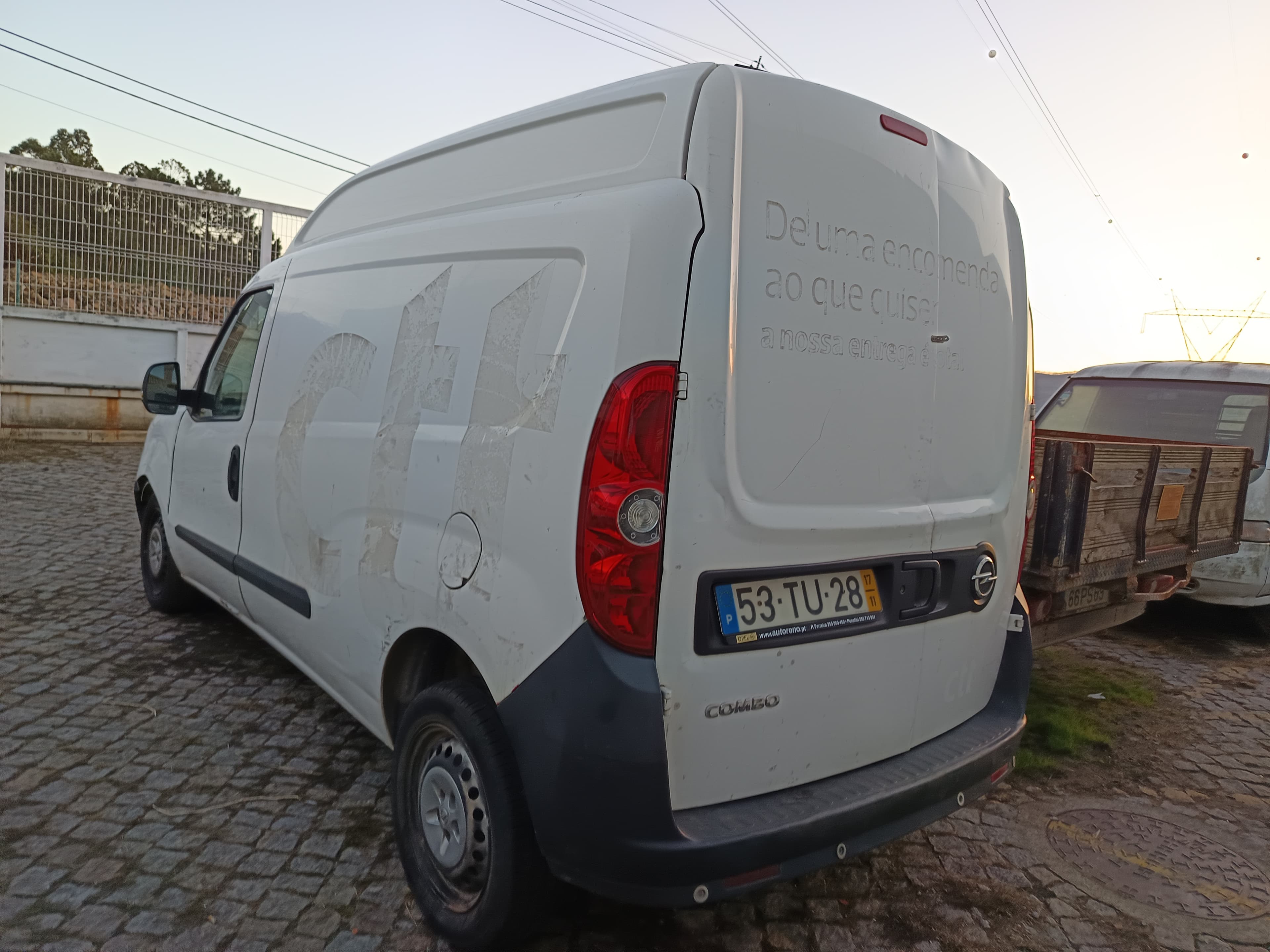Opel Combo · Ano 2017 — imagem 3