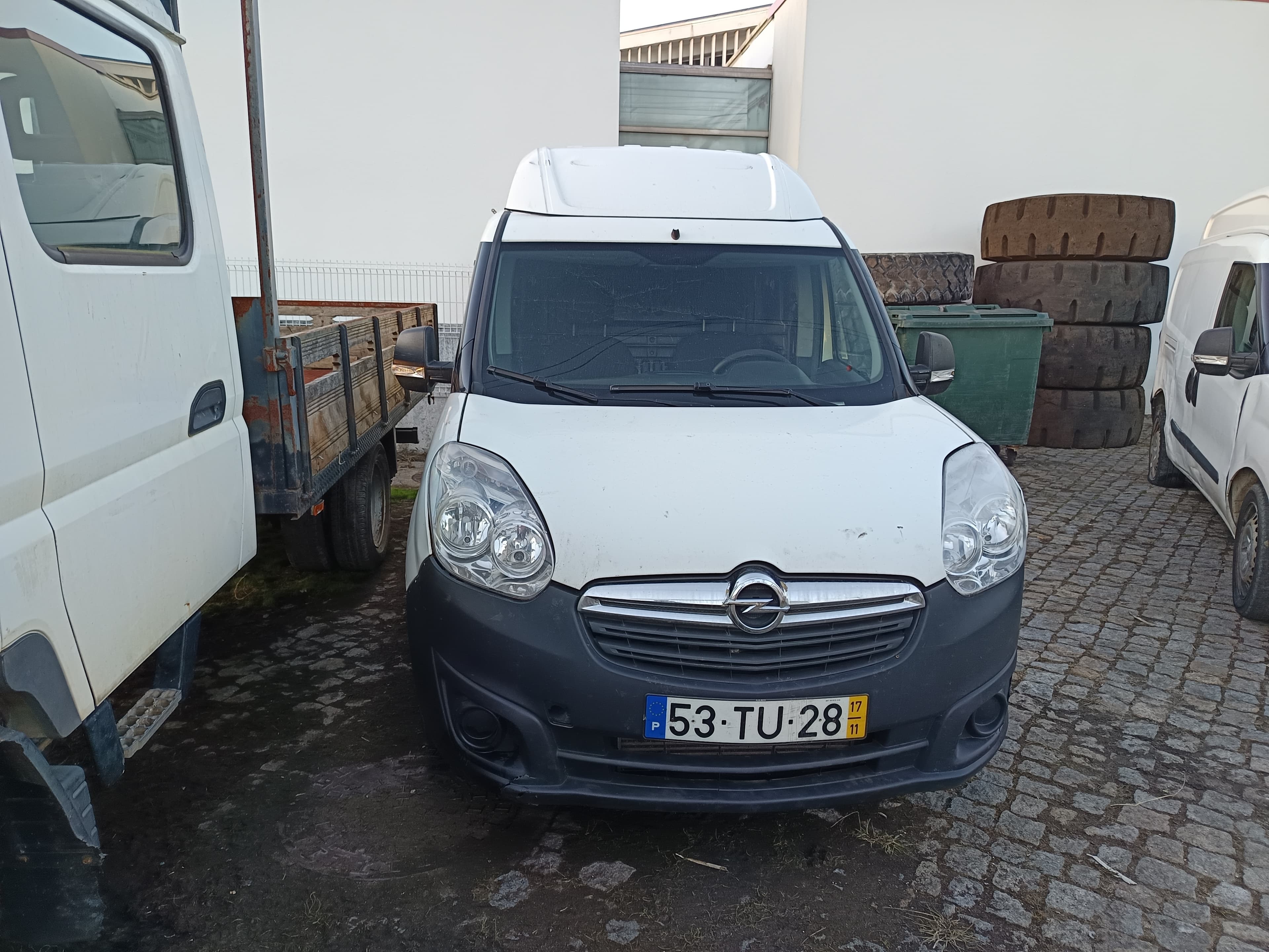 Opel Combo · Ano 2017 — imagem 2