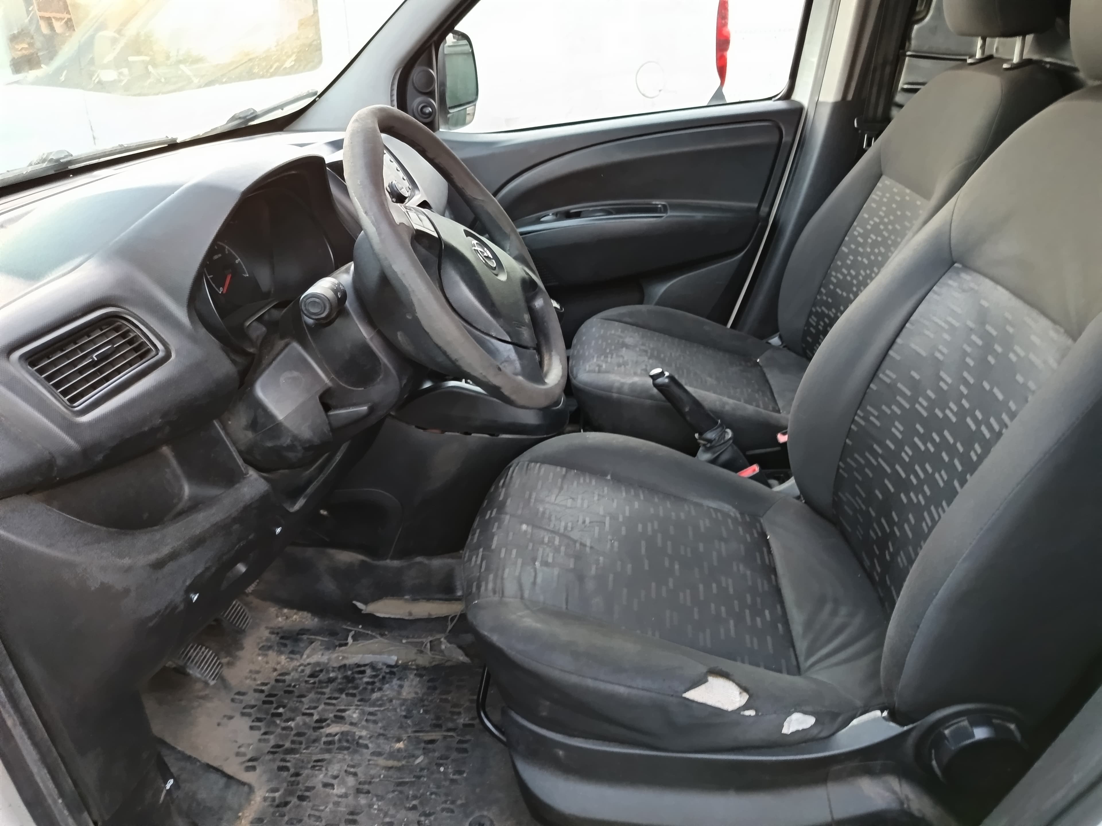 Opel Combo · Ano 2017 — imagen 21