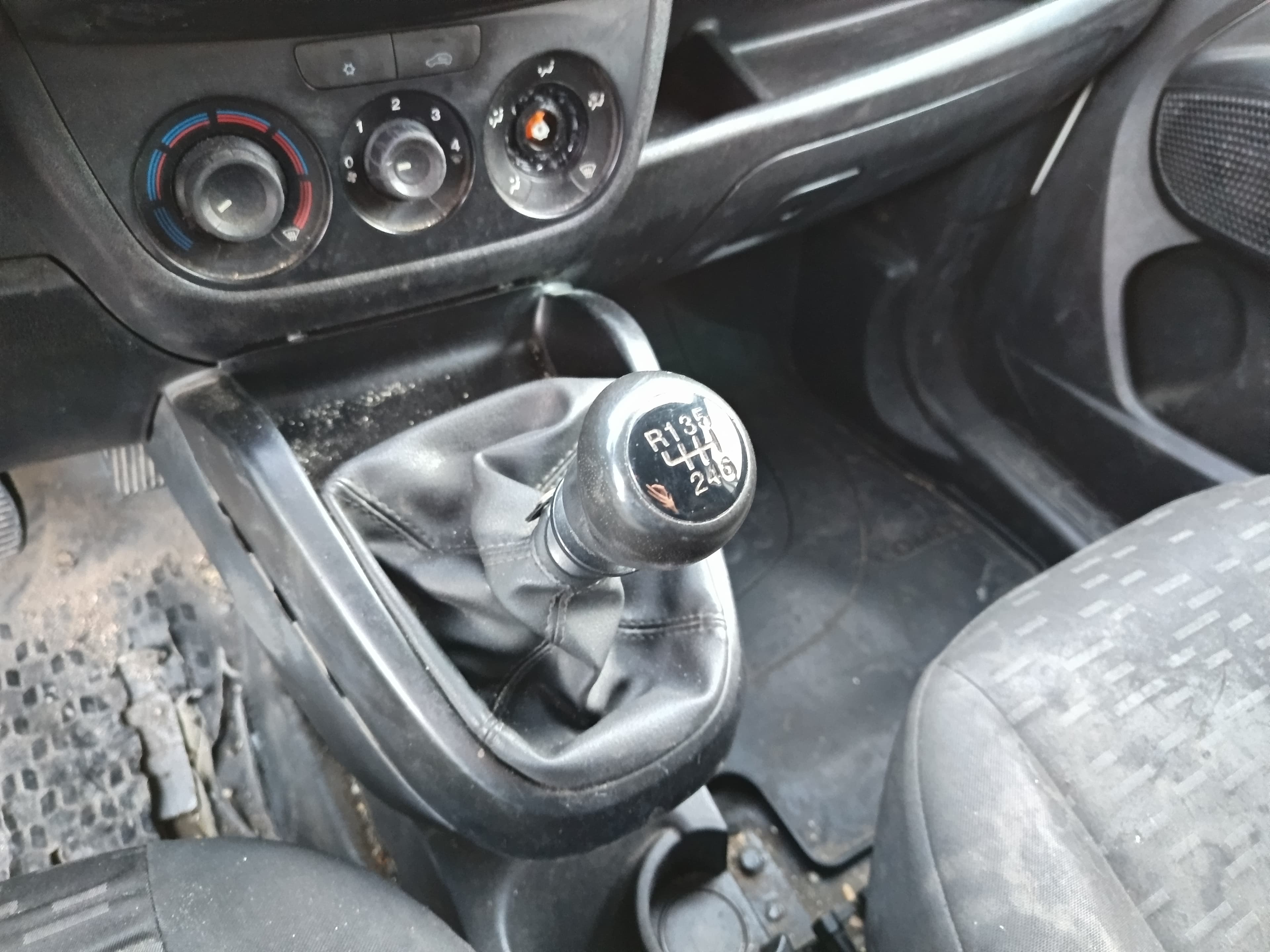 Opel Combo · Ano 2017 — imagen 26