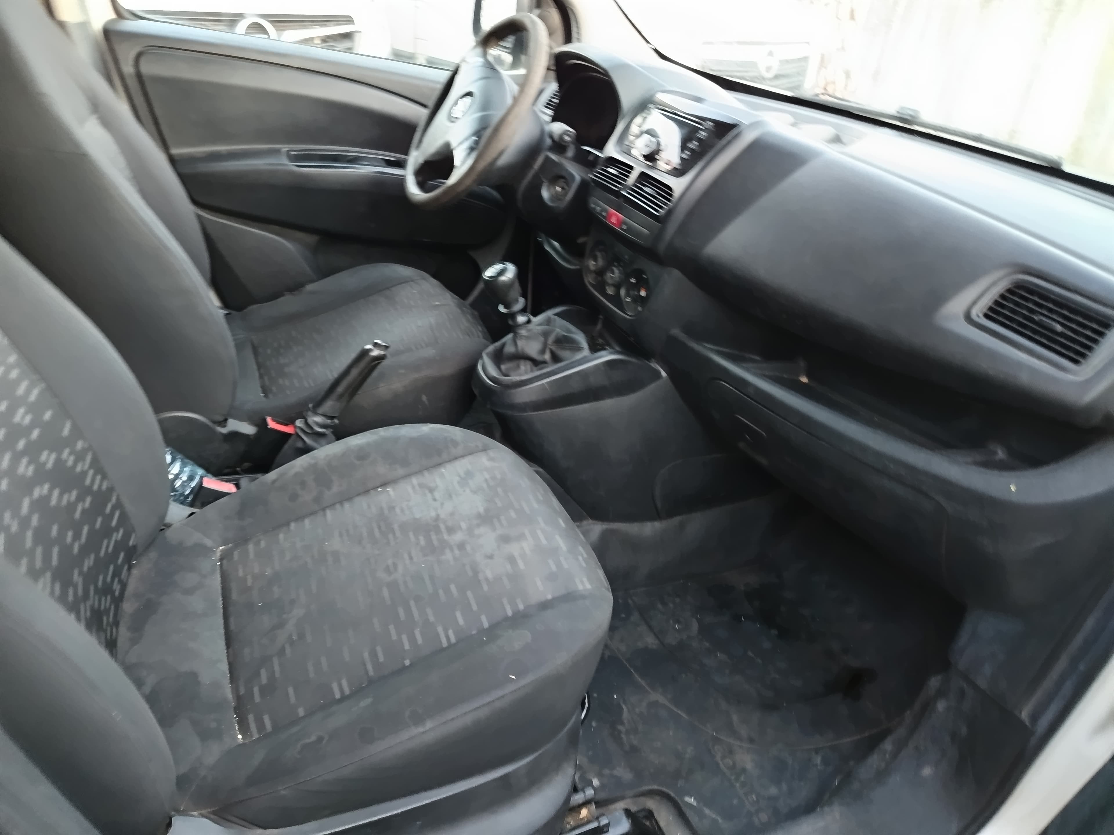 Opel Combo · Ano 2017 — imagen 18