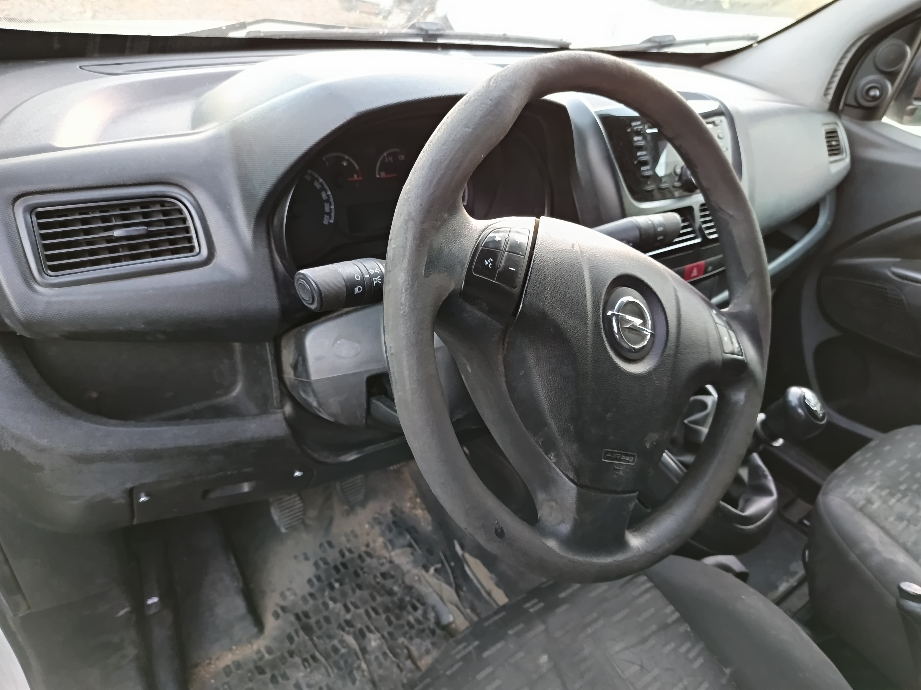 Opel Combo · Ano 2017 — imagen 22