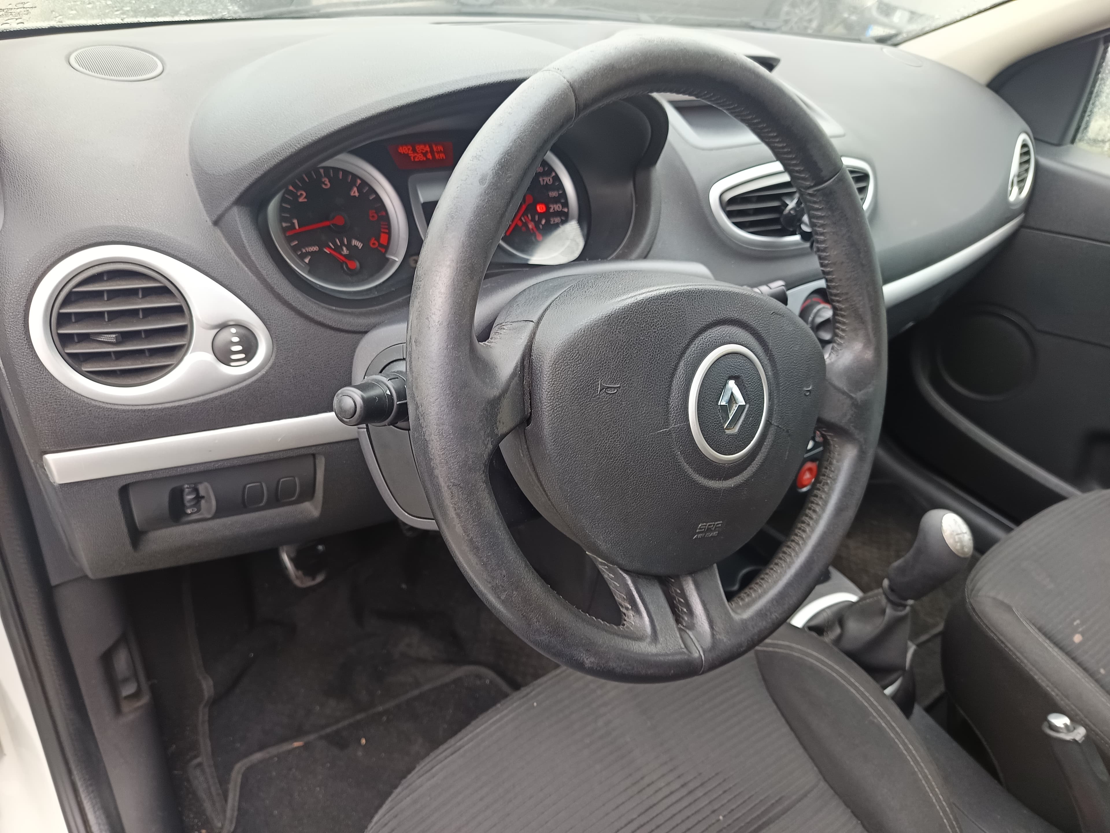 Renault Clio · Ano 2012 — imagen 32