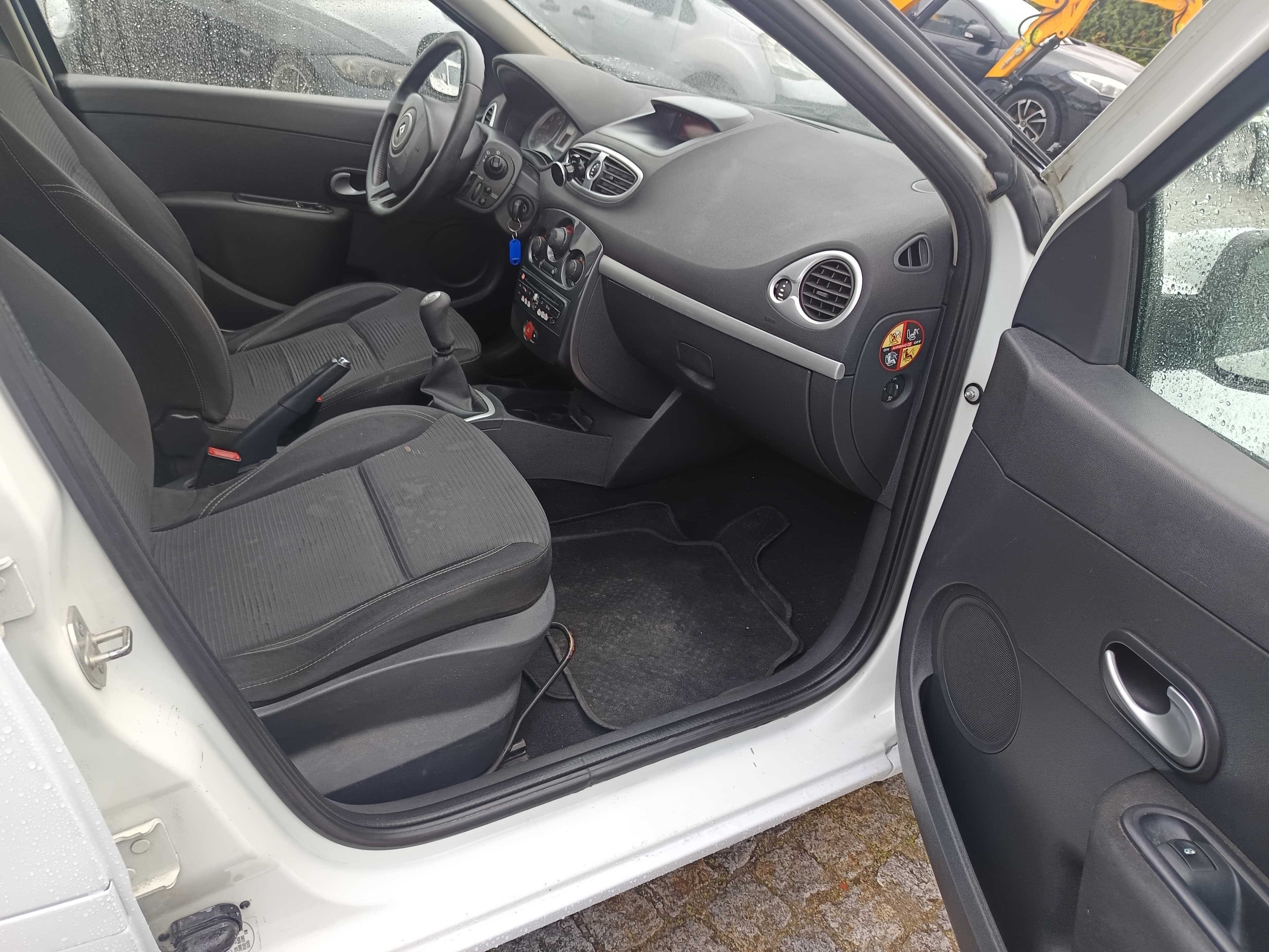 Renault Clio · Ano 2012 — imagen 21