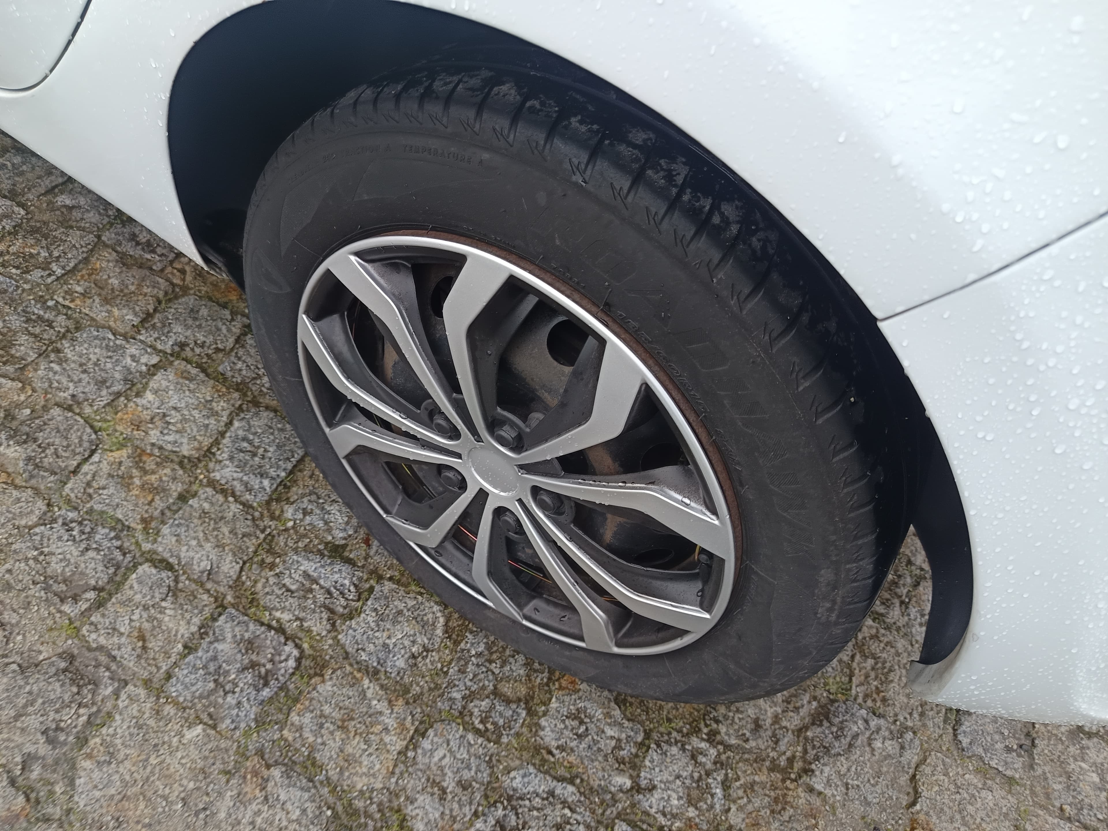 Renault Clio · Ano 2012 — imagen 12