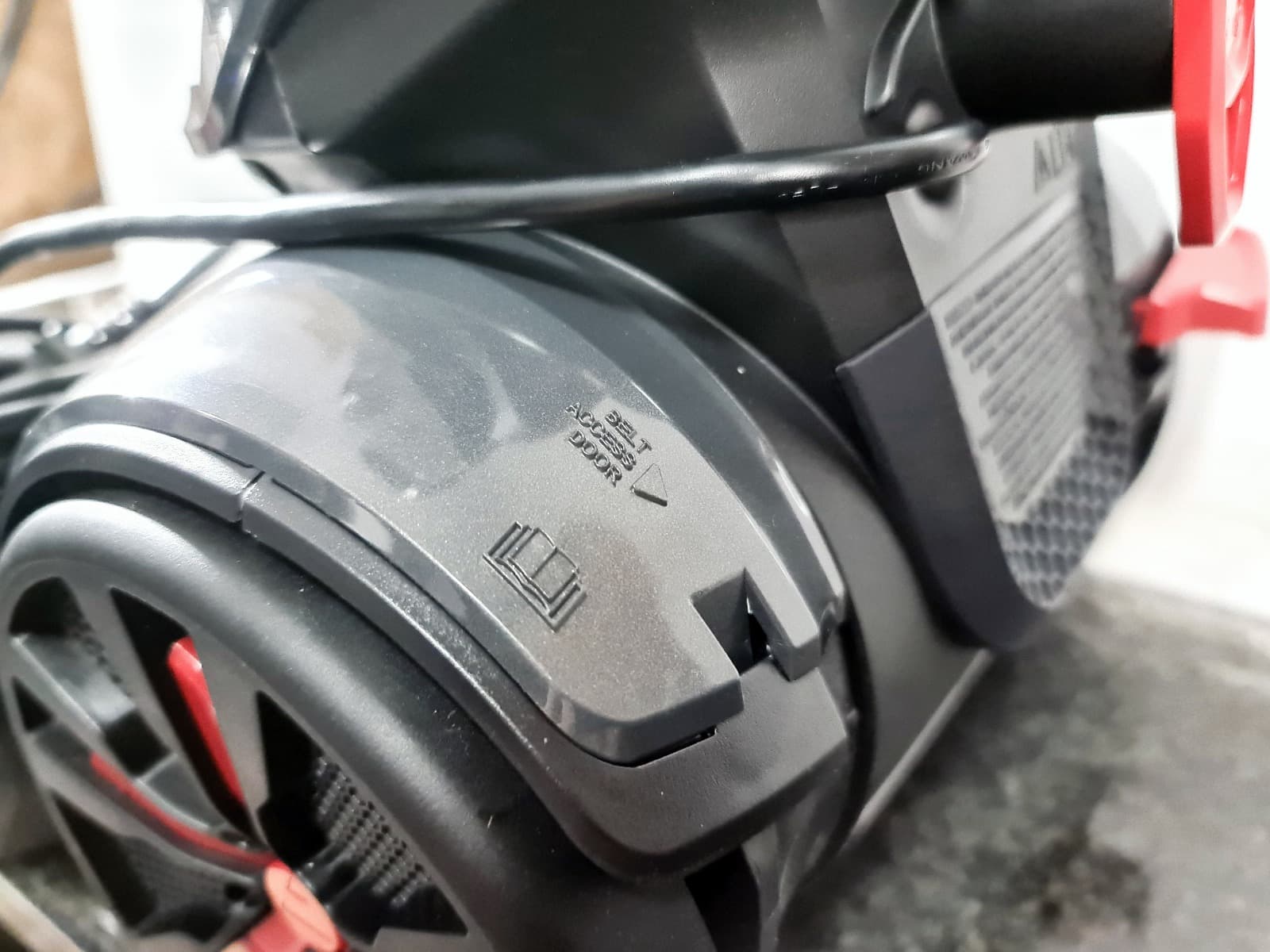 Aspirador vertical de tapetes Bissell ProHeat 2X Revolution — image 12