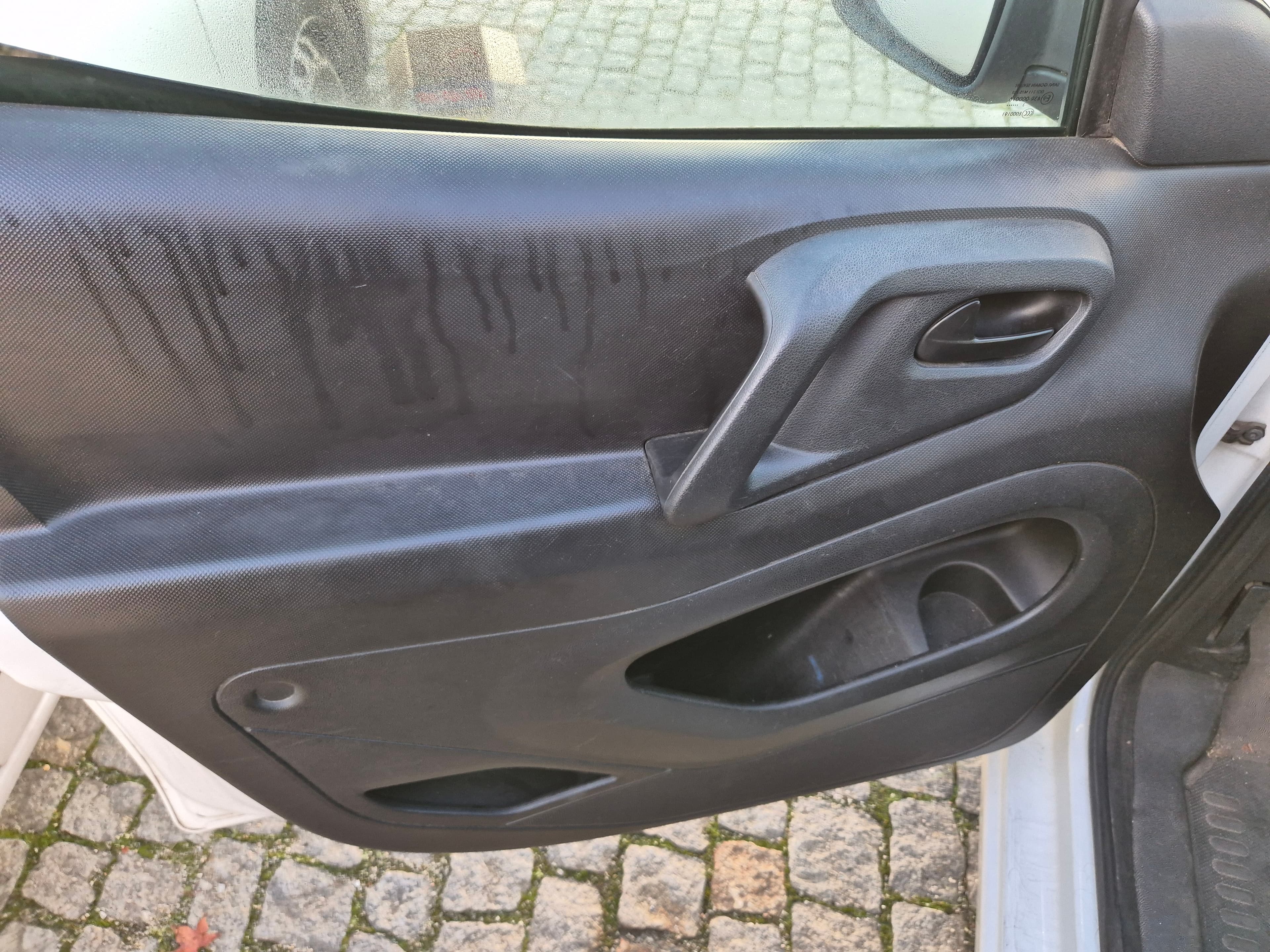 Peugeot Partner · Ano 2013 — image 23