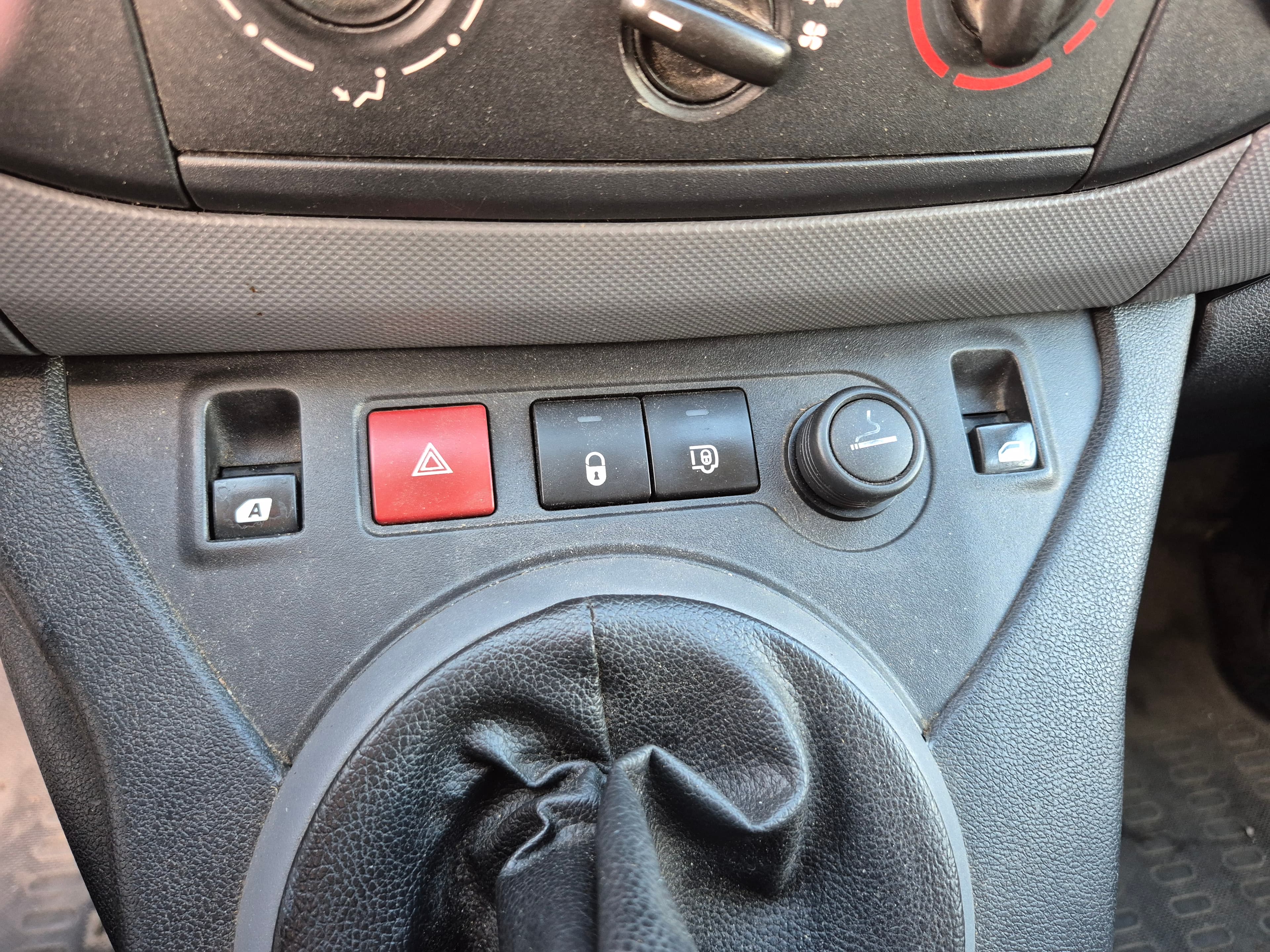 Peugeot Partner · Ano 2013 — image 33