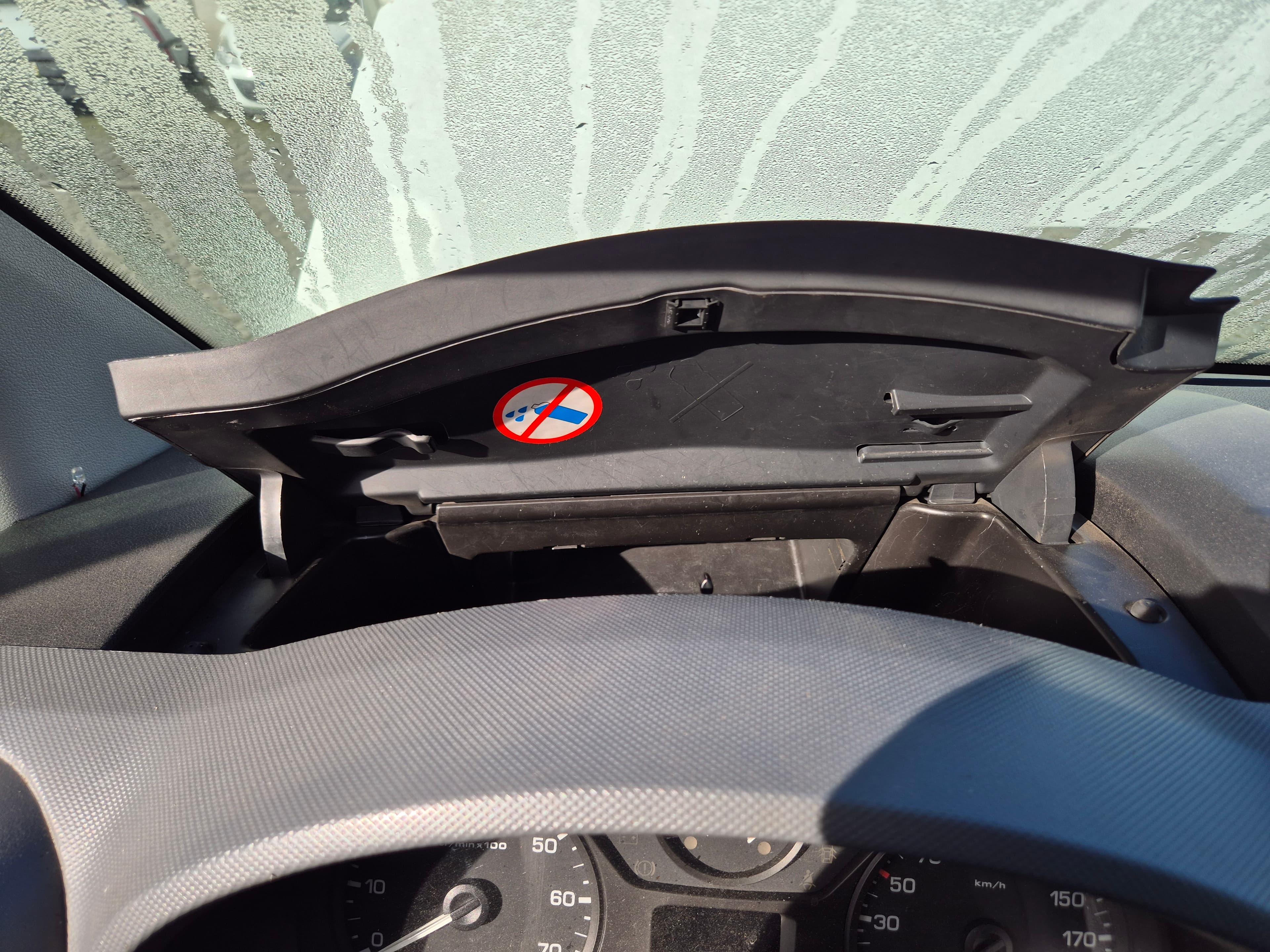 Peugeot Partner · Ano 2013 — image 36