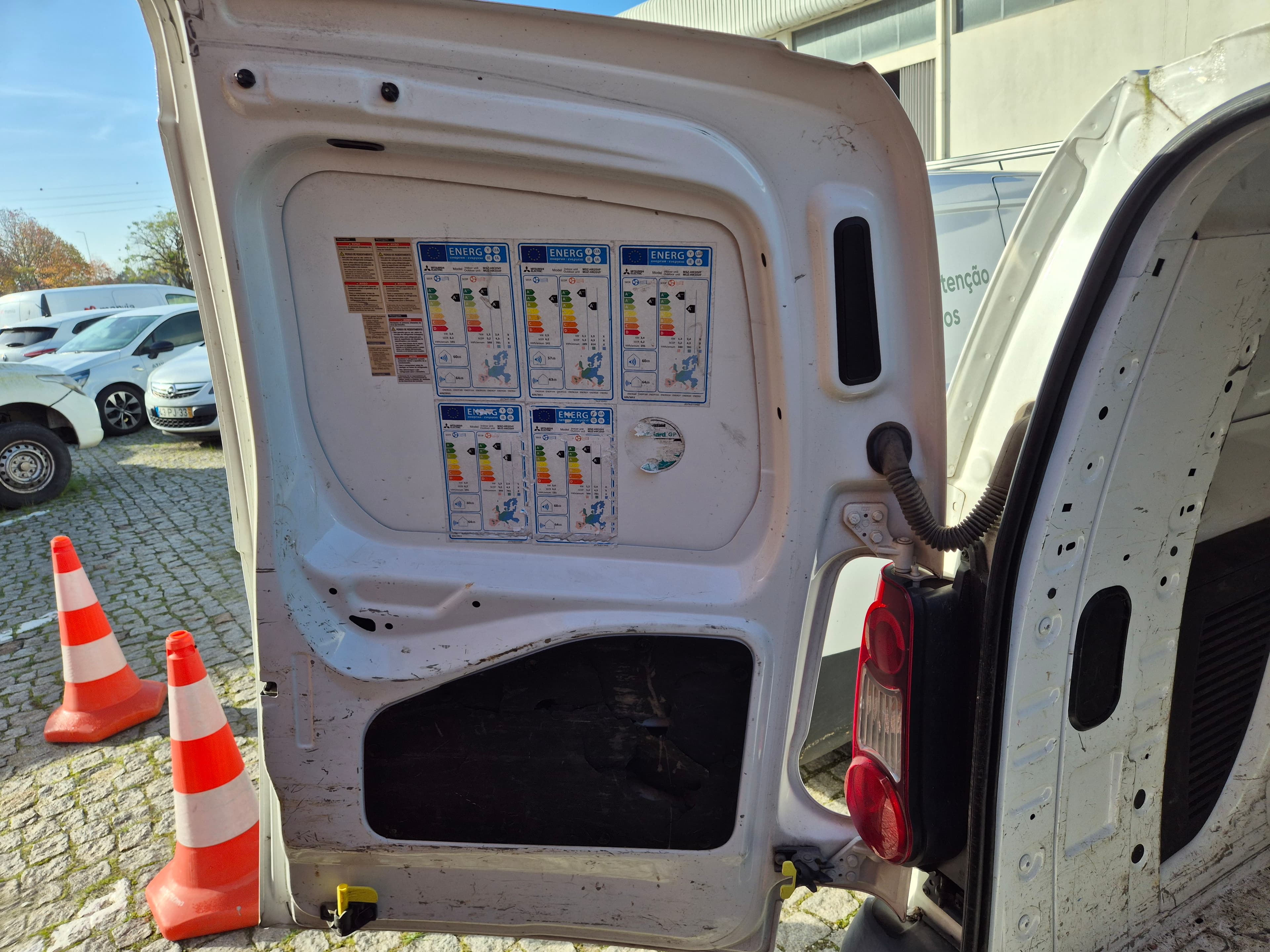 Peugeot Partner · Ano 2013 — image 12