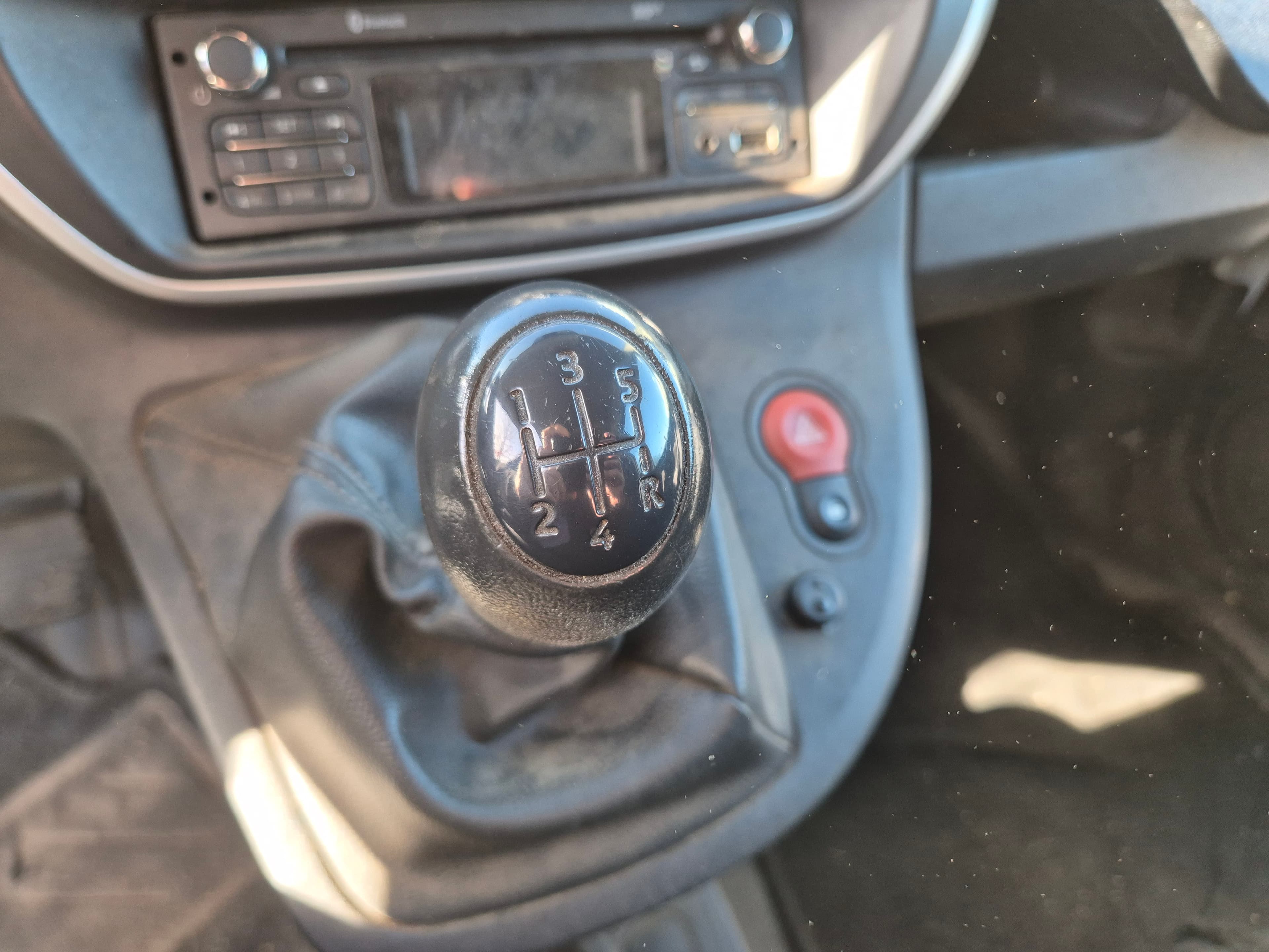 Renault Kangoo · Ano 2015 — imagen 33