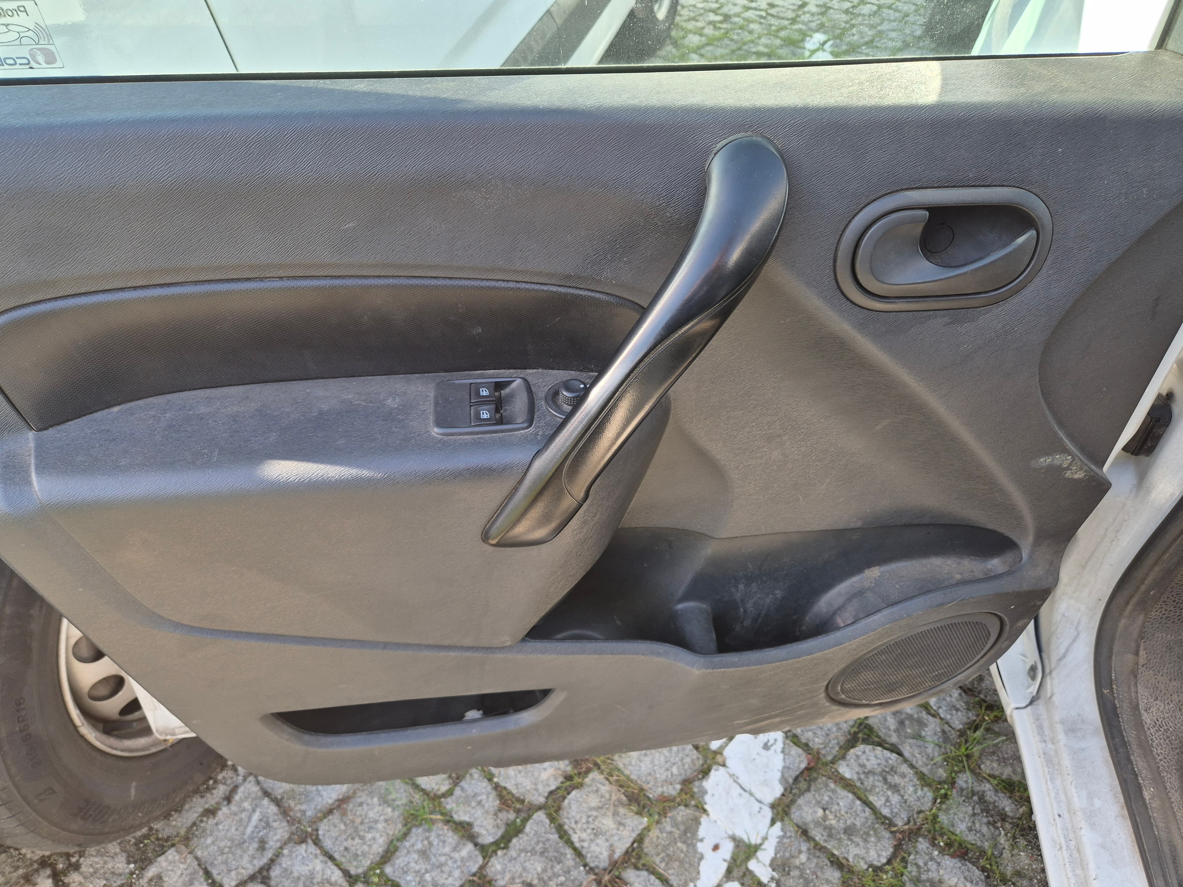 Renault Kangoo · Ano 2015 — imagen 22