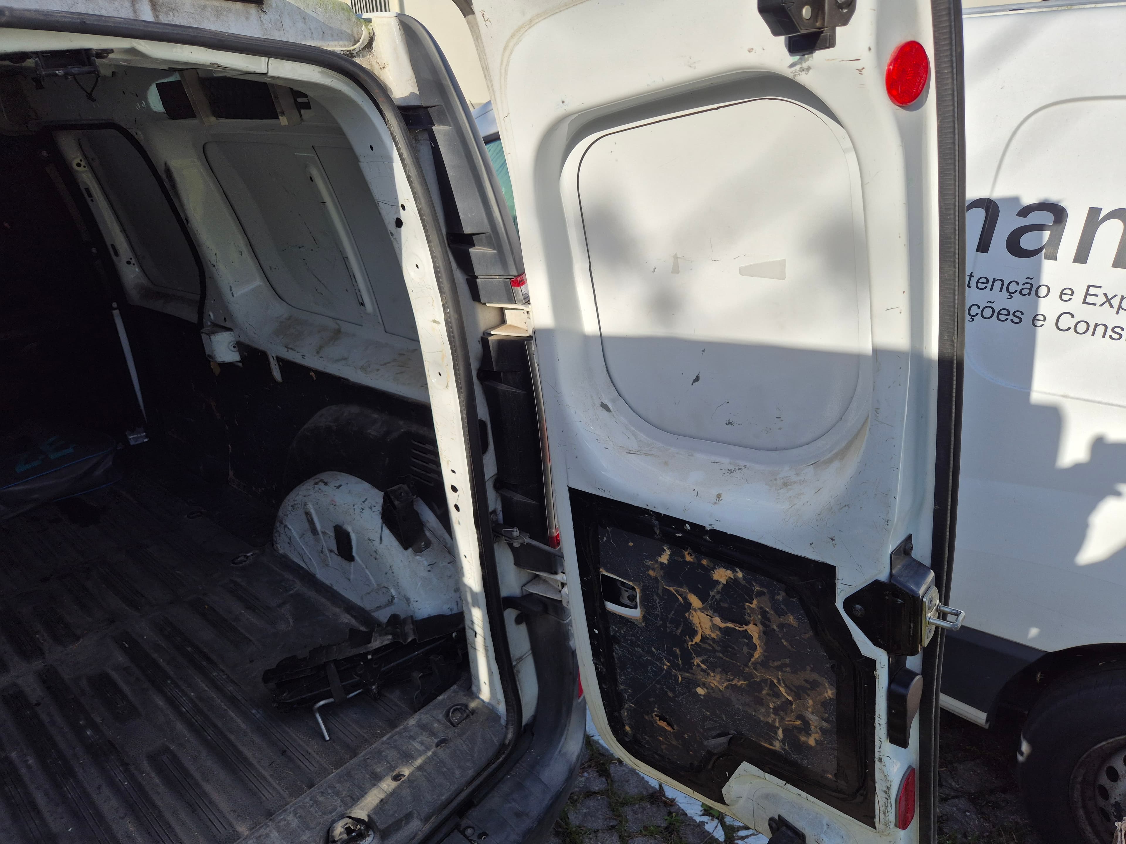 Renault Kangoo · Ano 2015 — imagen 14