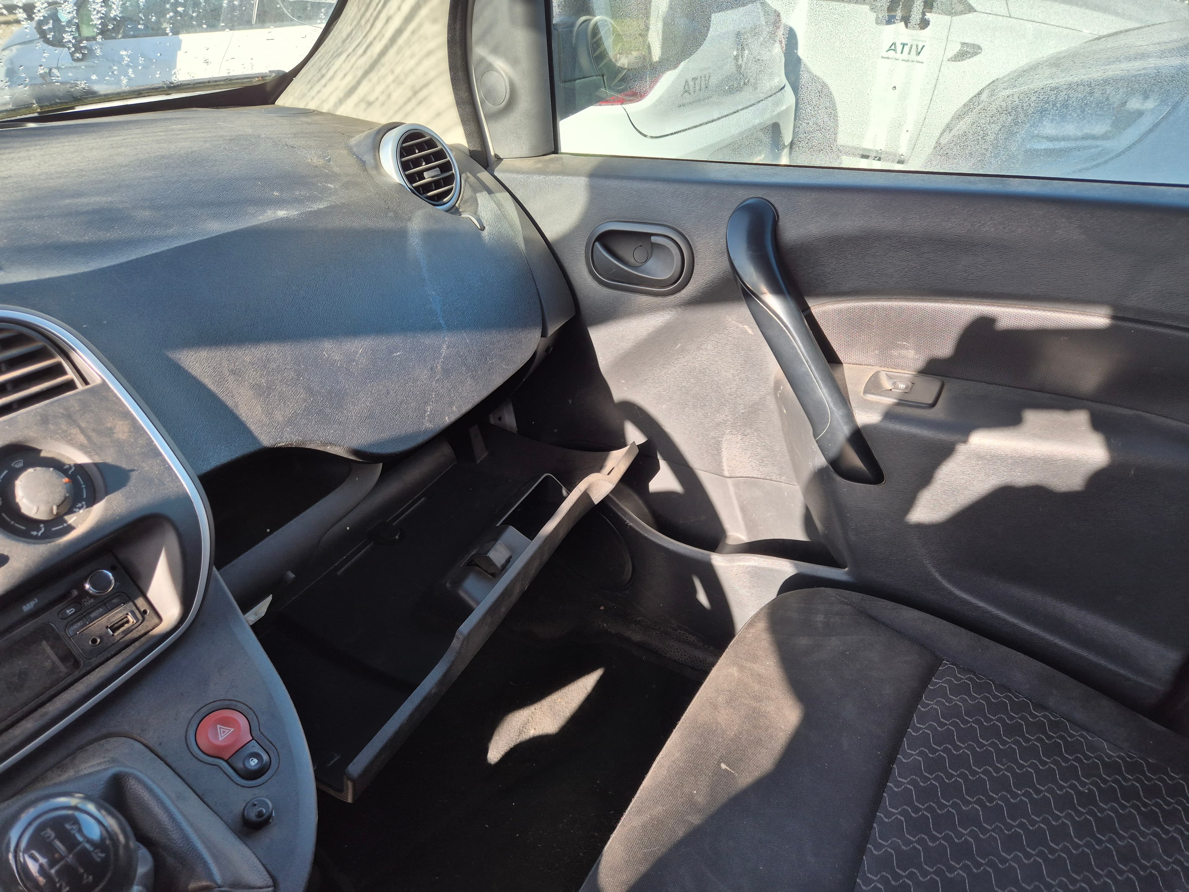 Renault Kangoo · Ano 2015 — imagen 37