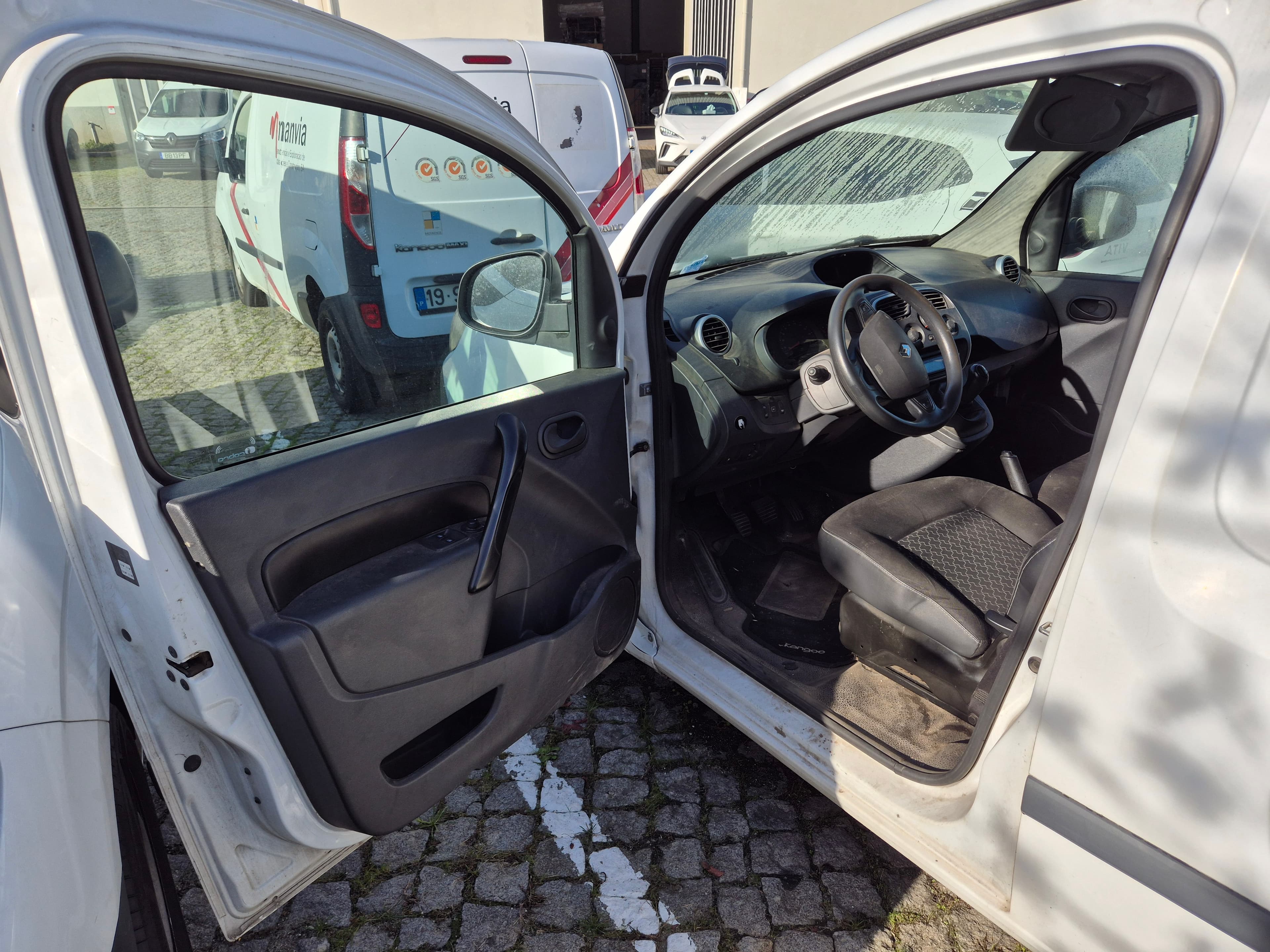 Renault Kangoo · Ano 2015 — imagen 21
