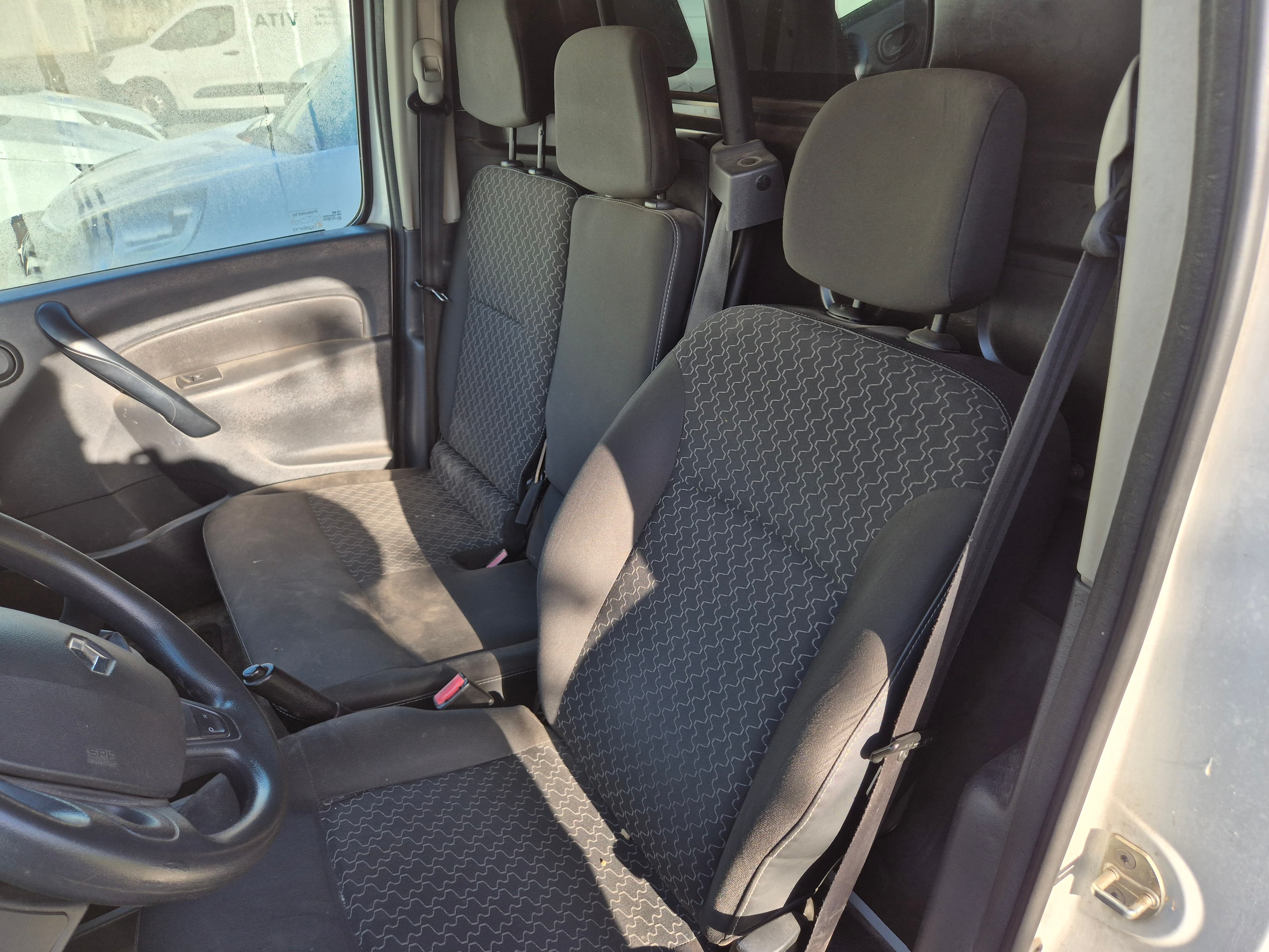 Renault Kangoo · Ano 2015 — imagen 23