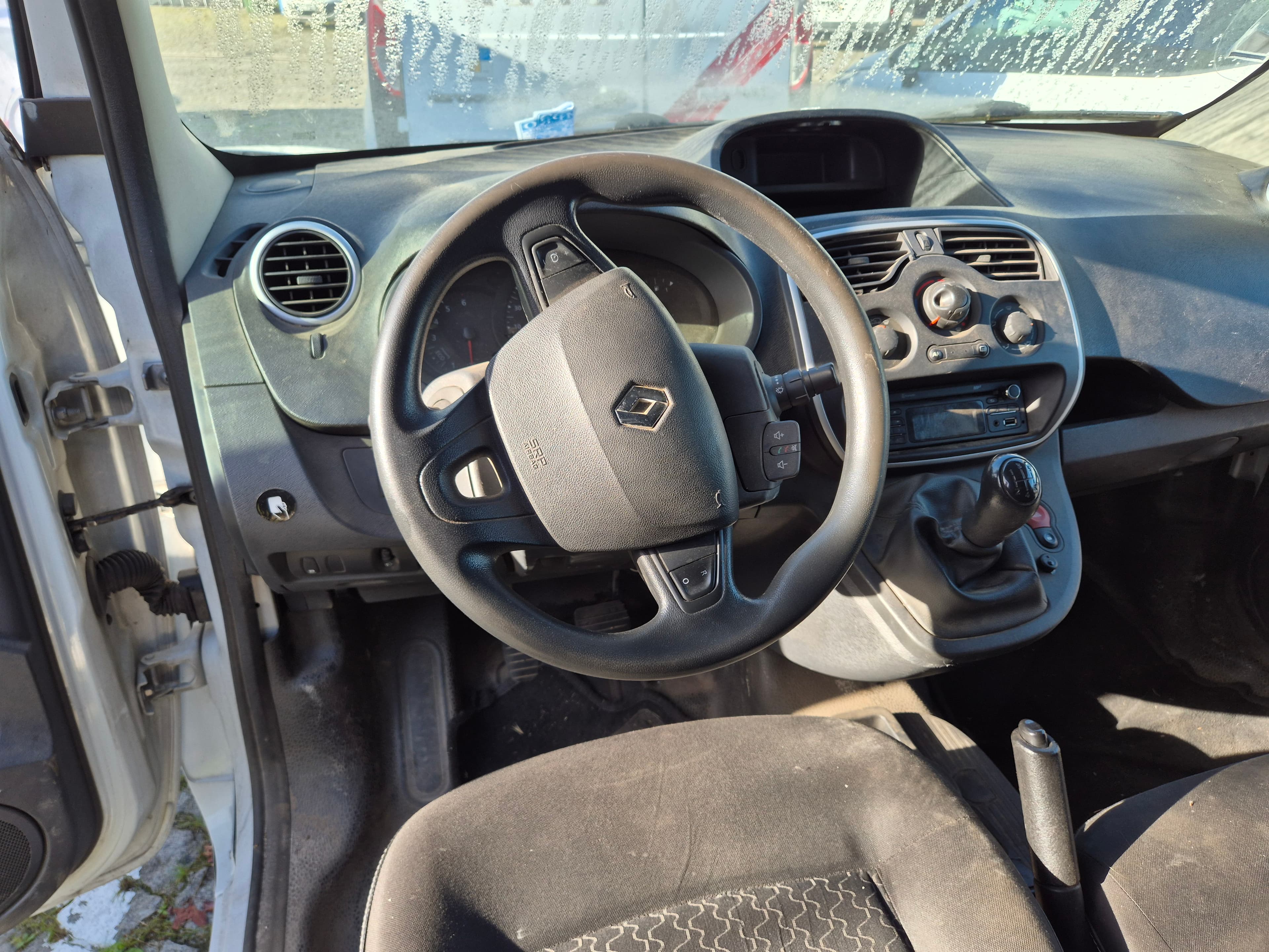Renault Kangoo · Ano 2015 — imagen 24