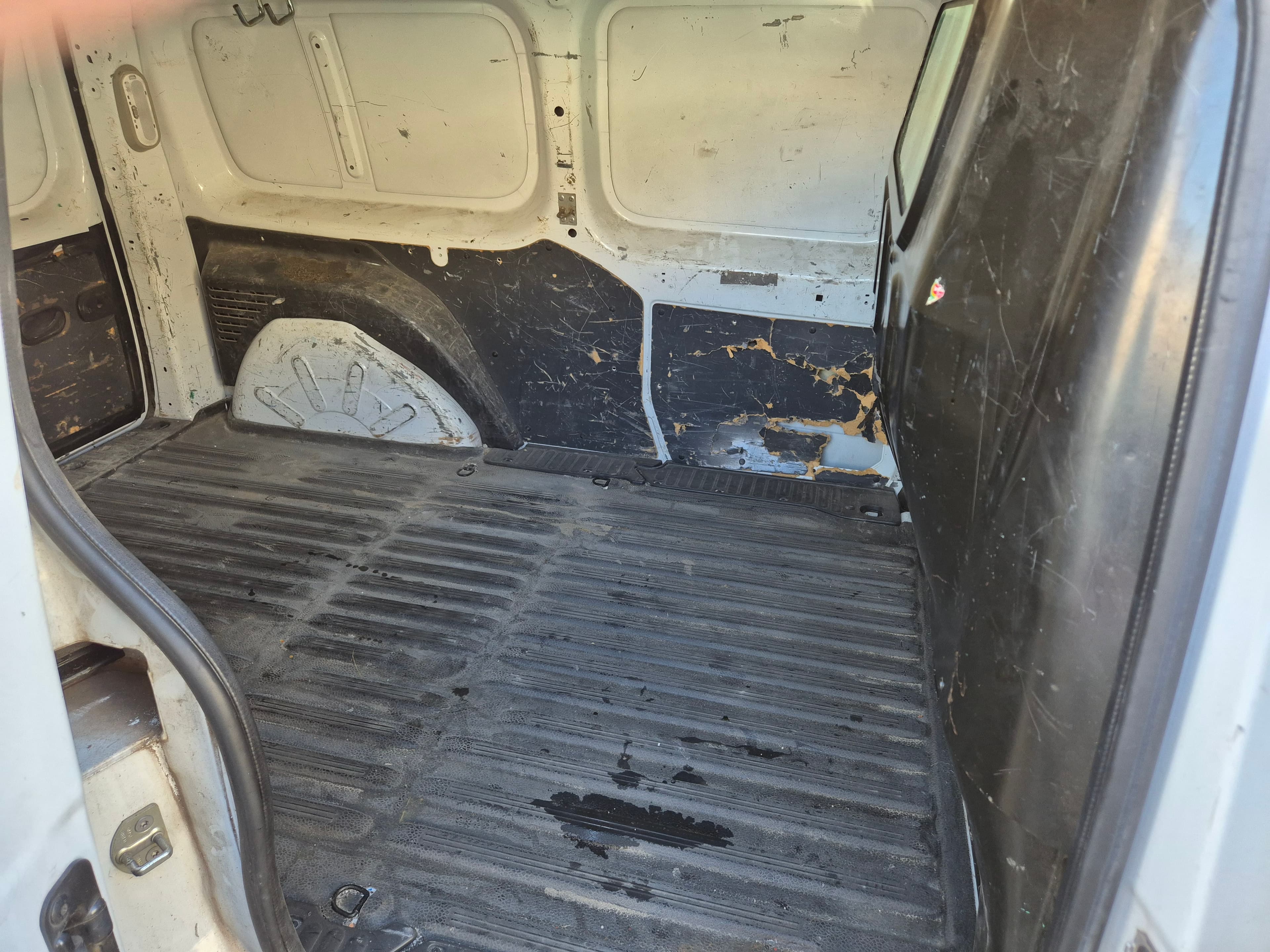 Renault Kangoo · Ano 2015 — imagen 17