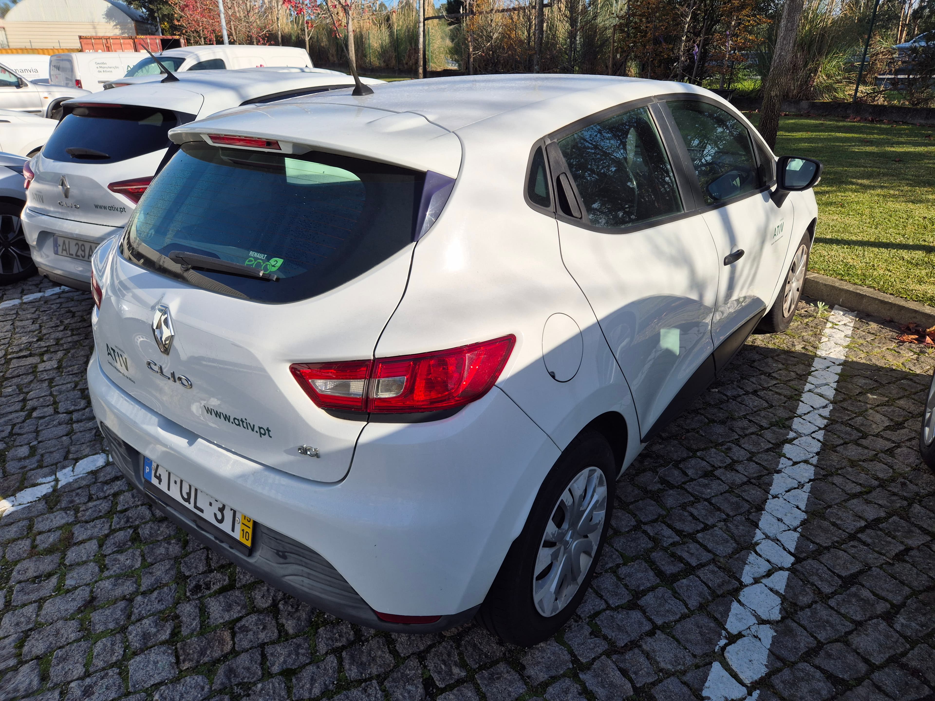 Renault Clio · Ano 2015 — imagem 4