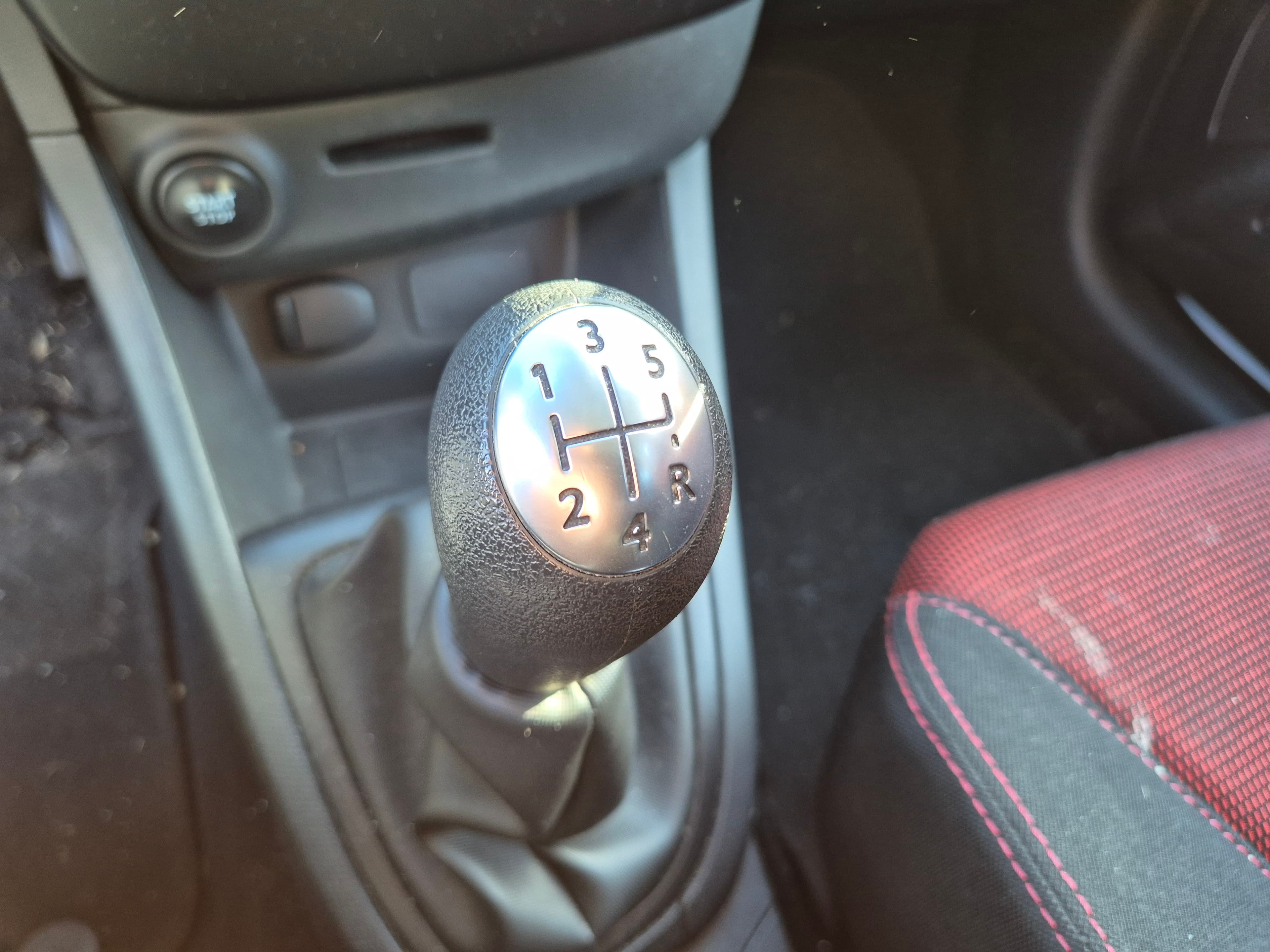 Renault Clio · Ano 2015 — imagem 30