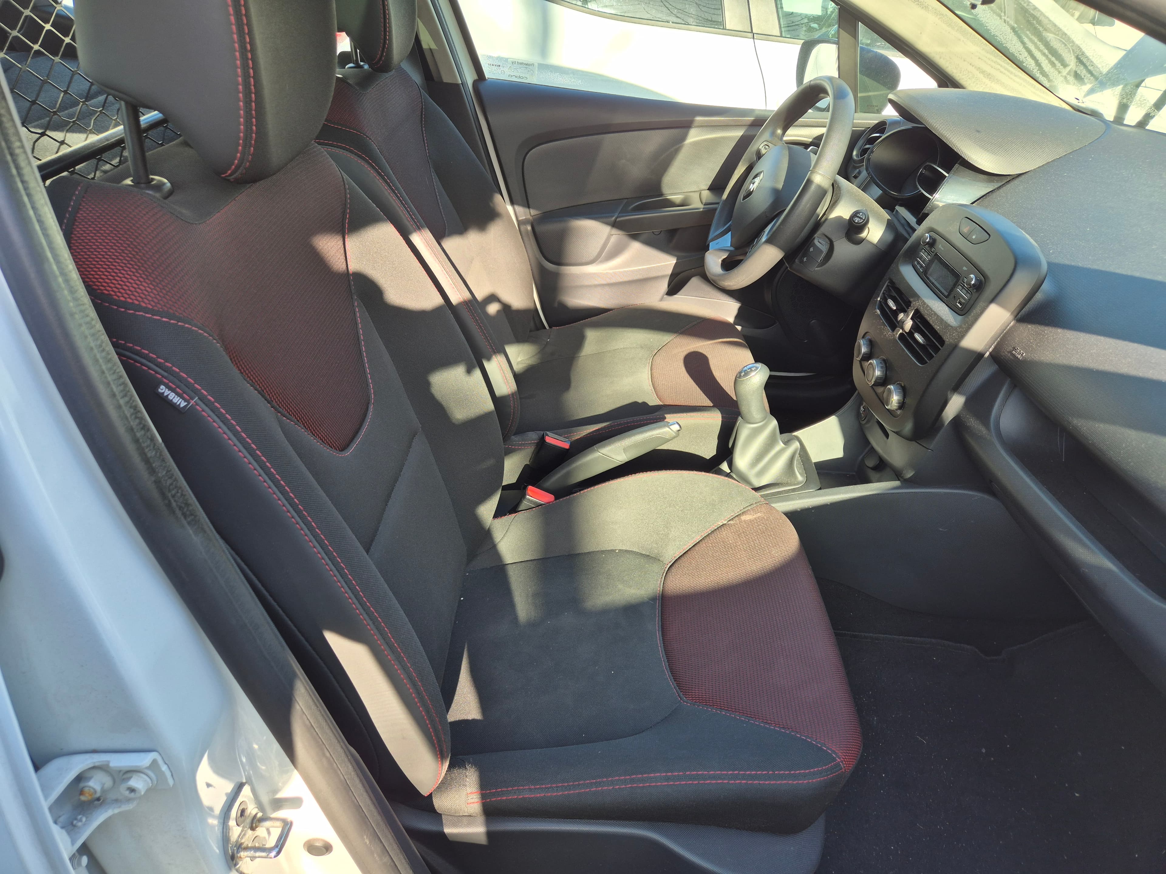 Renault Clio · Ano 2015 — imagem 16