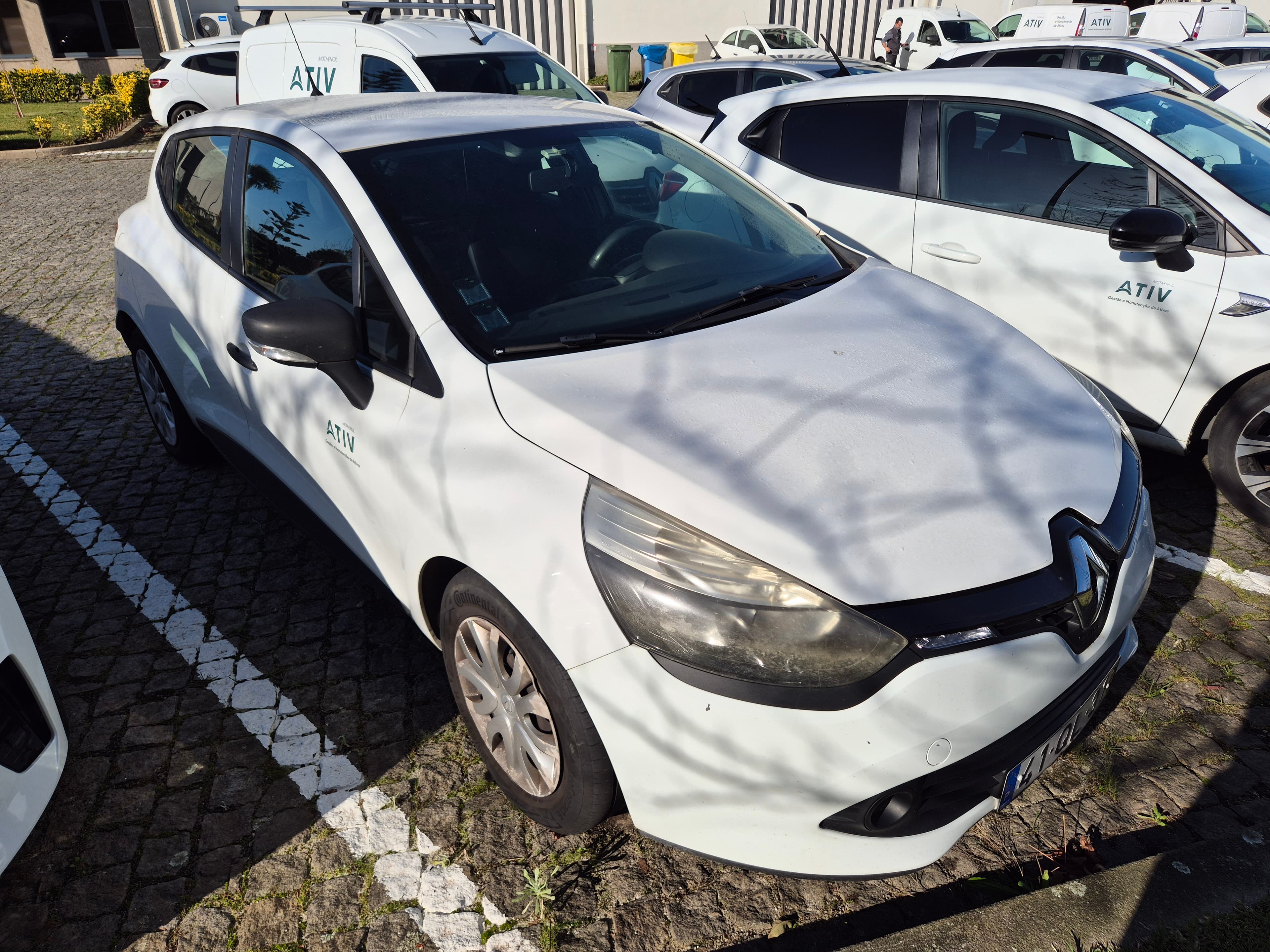 Renault Clio · Ano 2015 — imagem 3