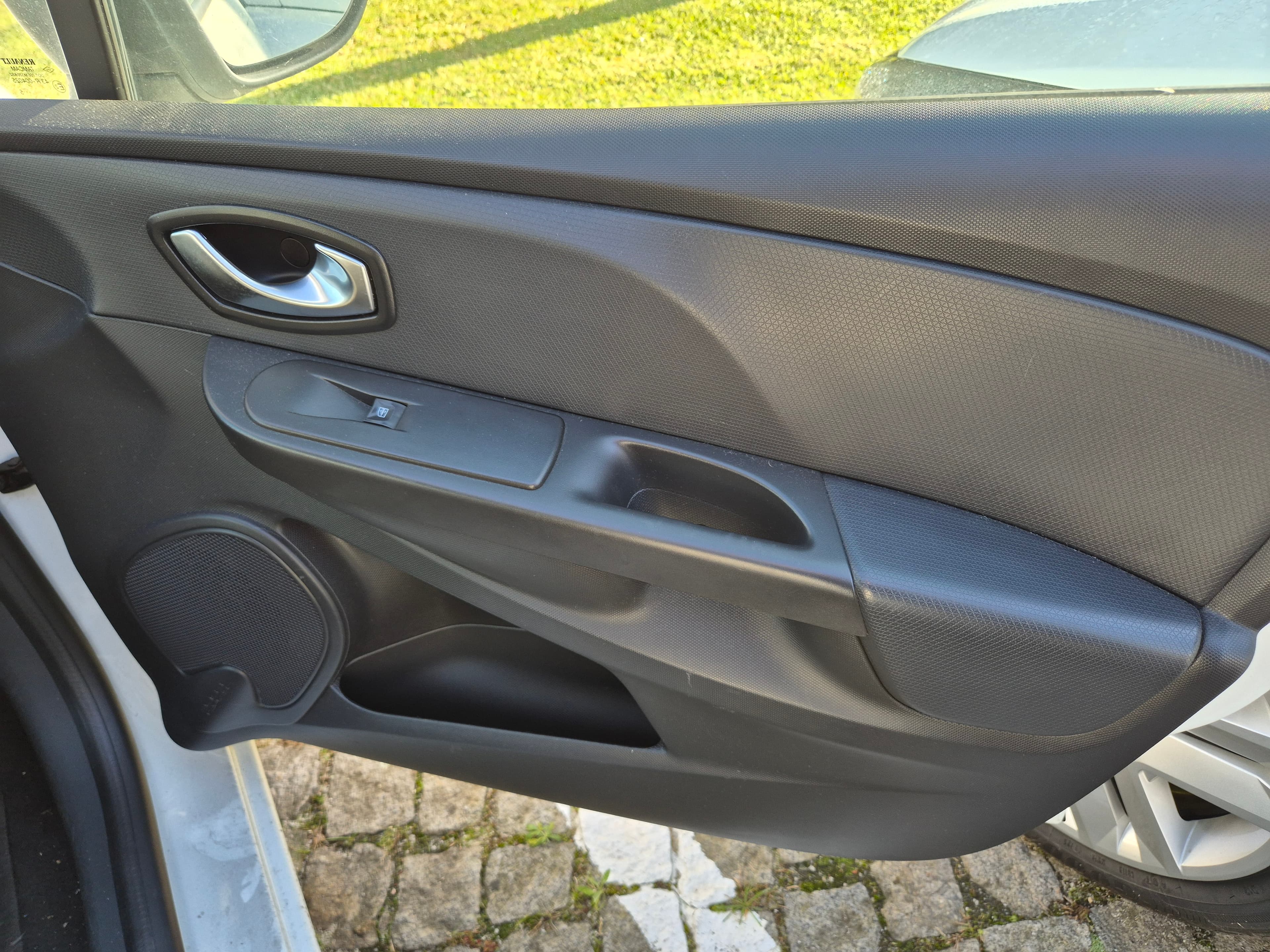 Renault Clio · Ano 2015 — imagem 15
