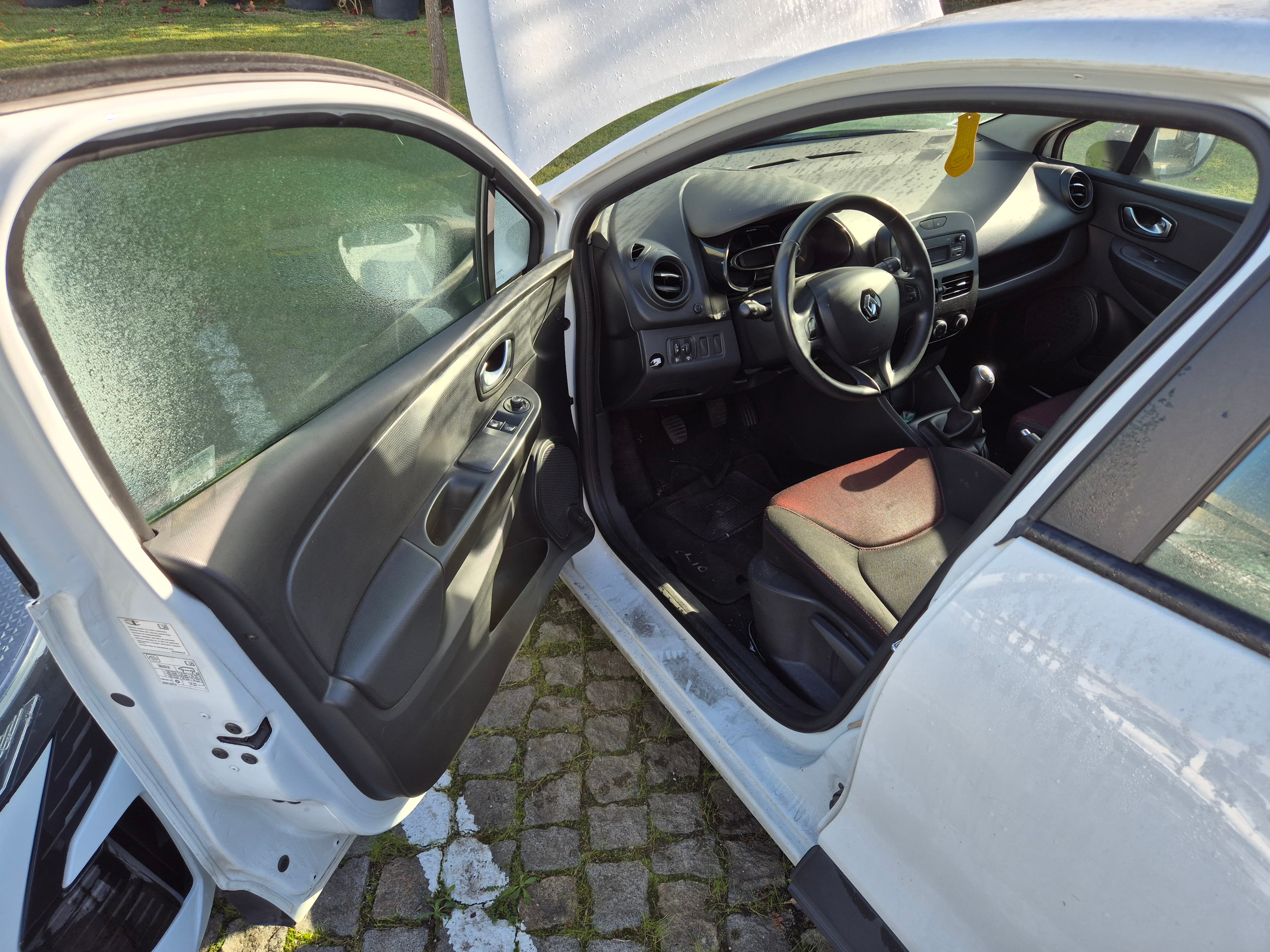 Renault Clio · Année 2015 — image 18