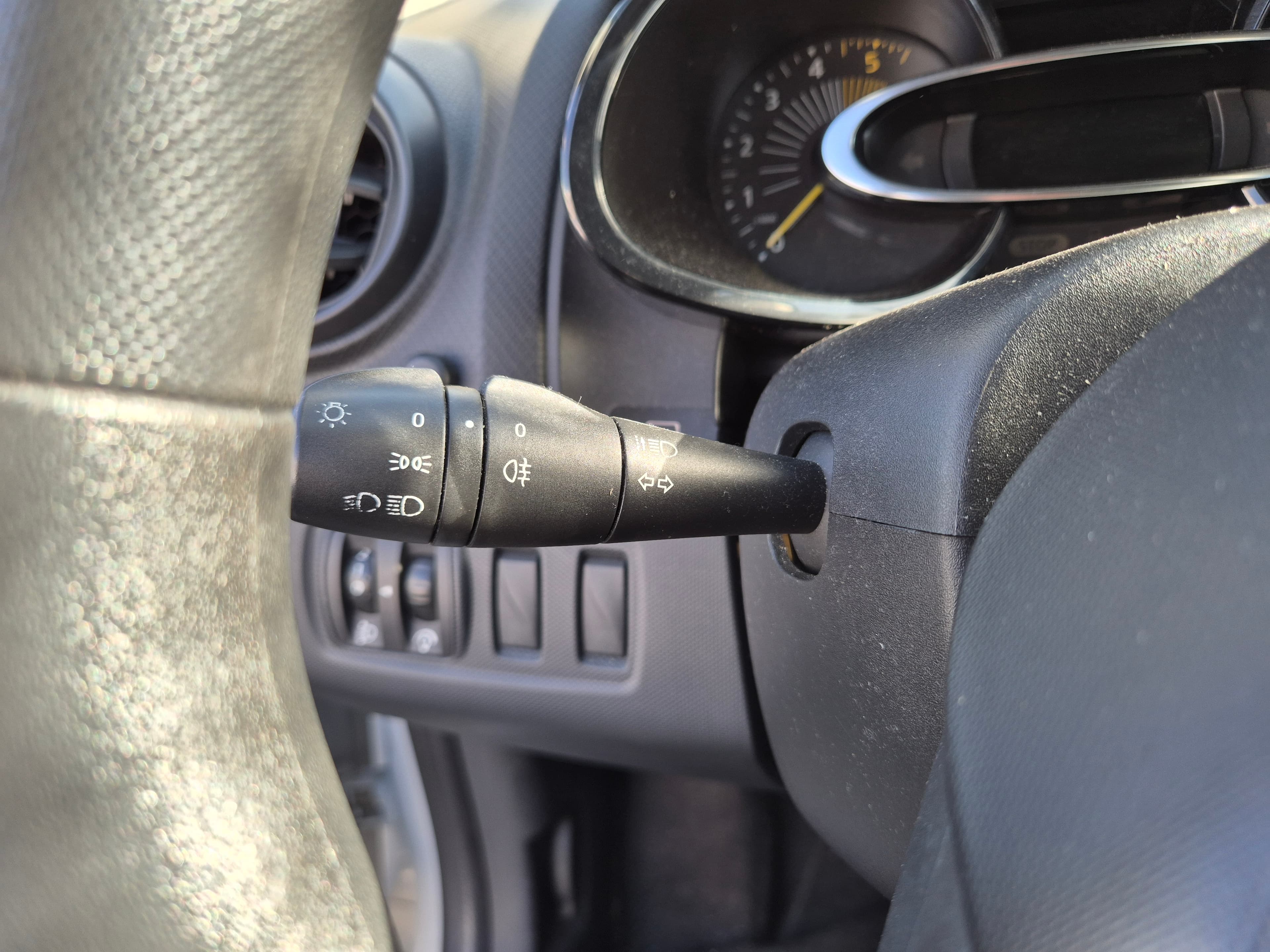 Renault Clio · Année 2015 — image 25