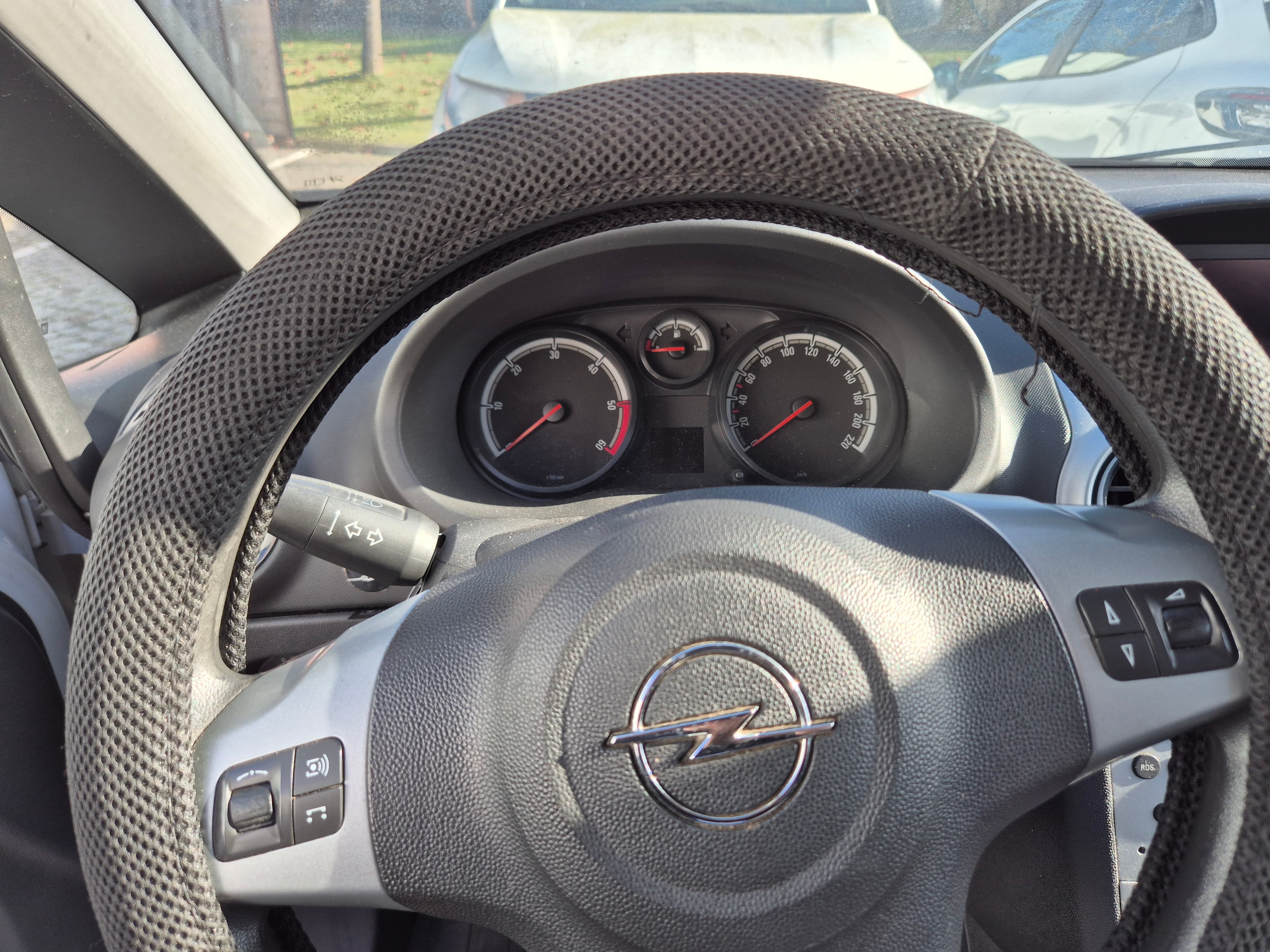 Opel Corsa · Ano 2015 — imagem 24