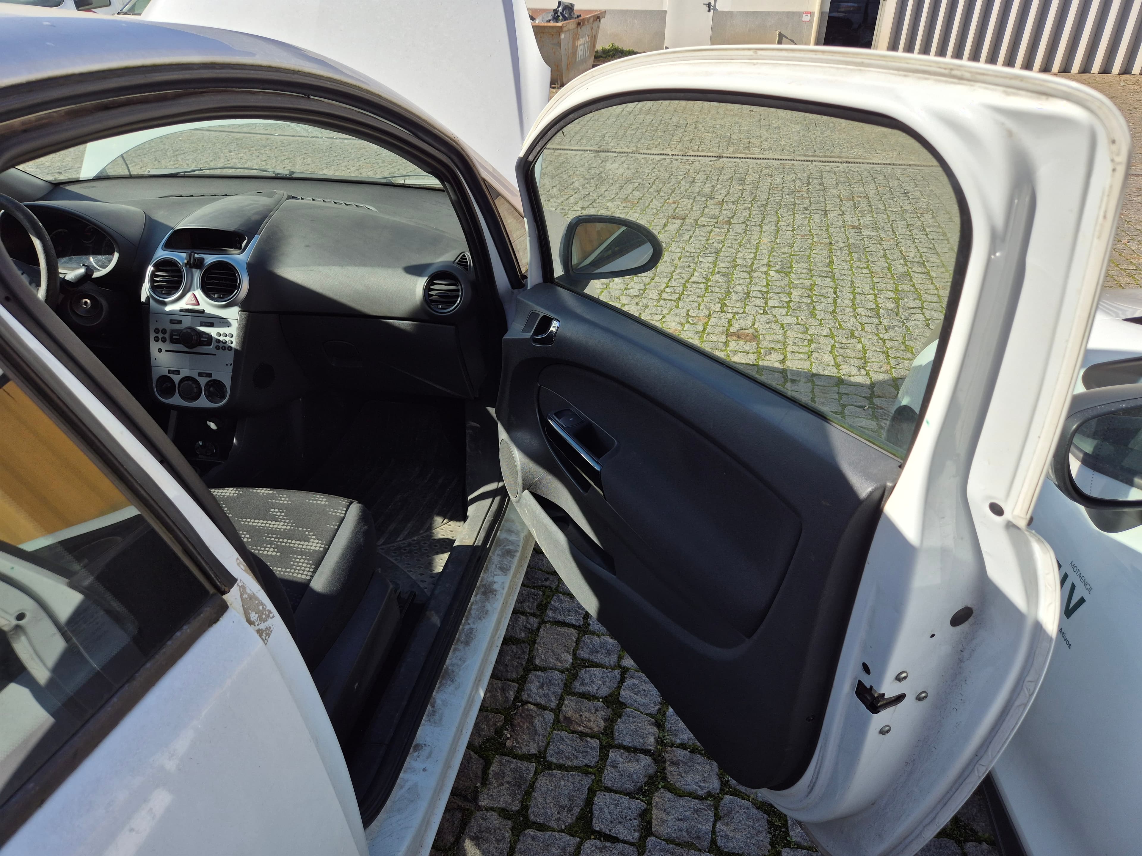 Opel Corsa · Ano 2014 — imagen 18