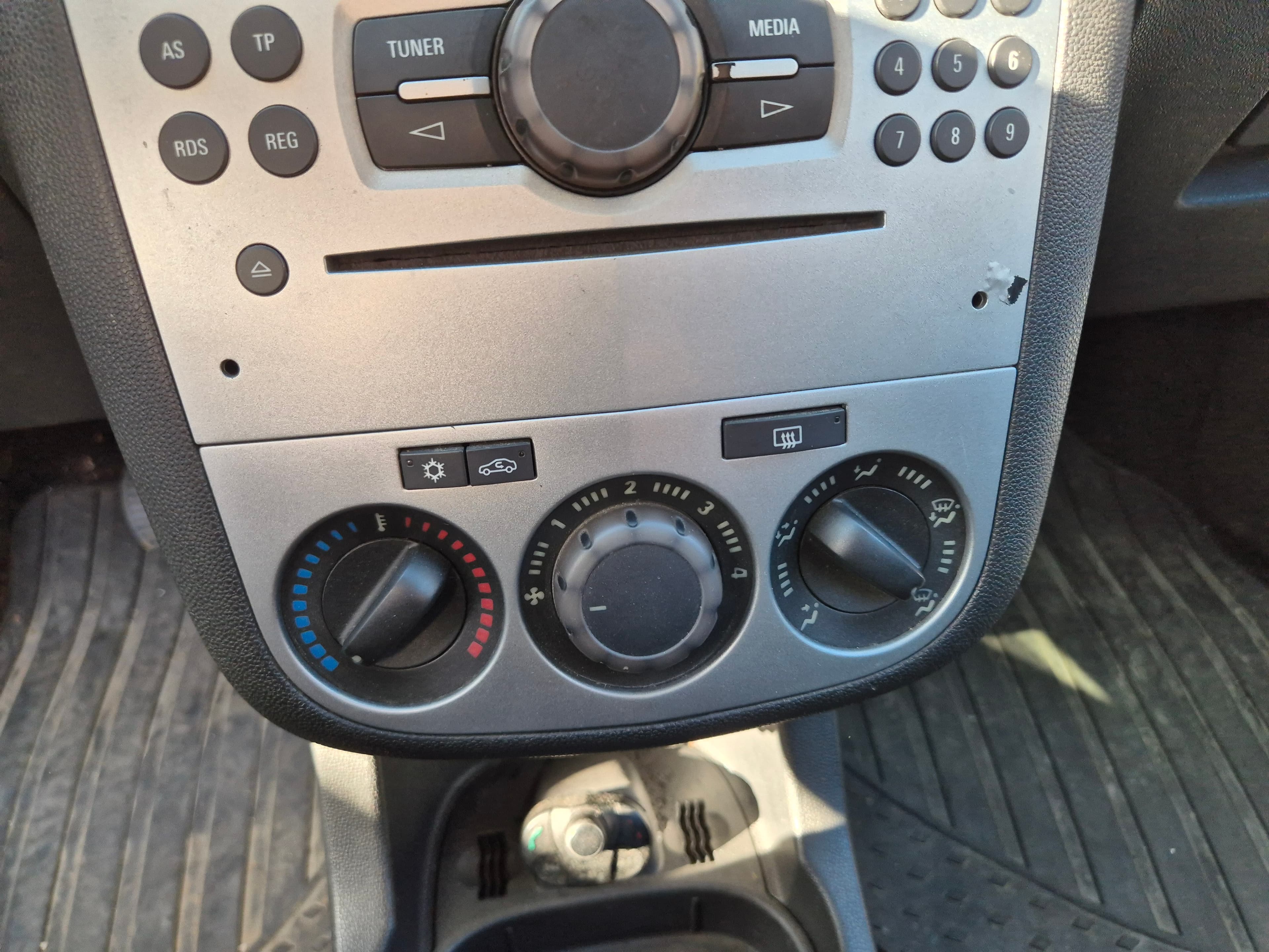 Opel Corsa · Ano 2014 — imagen 32
