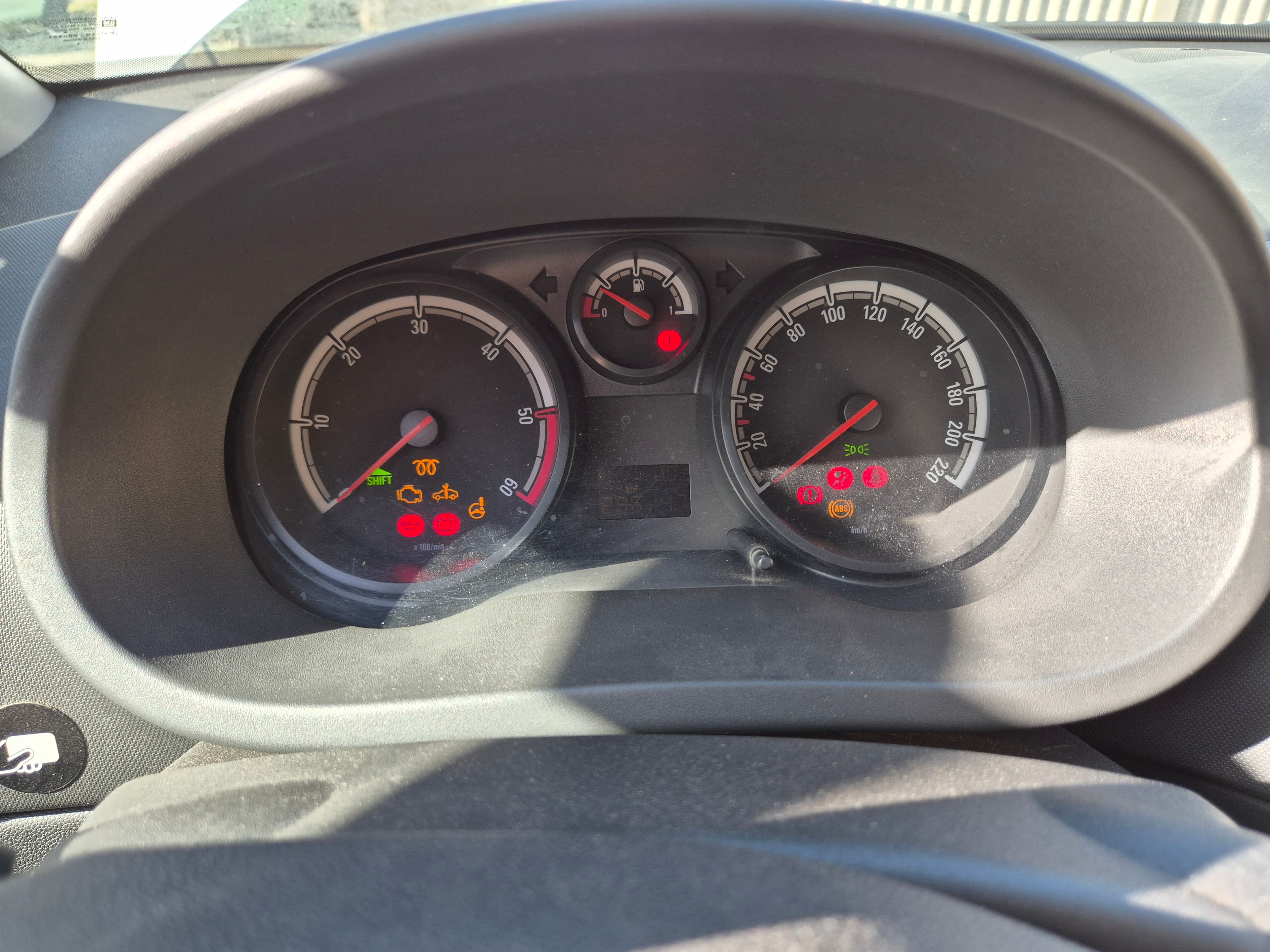 Opel Corsa · Ano 2014 — imagen 13