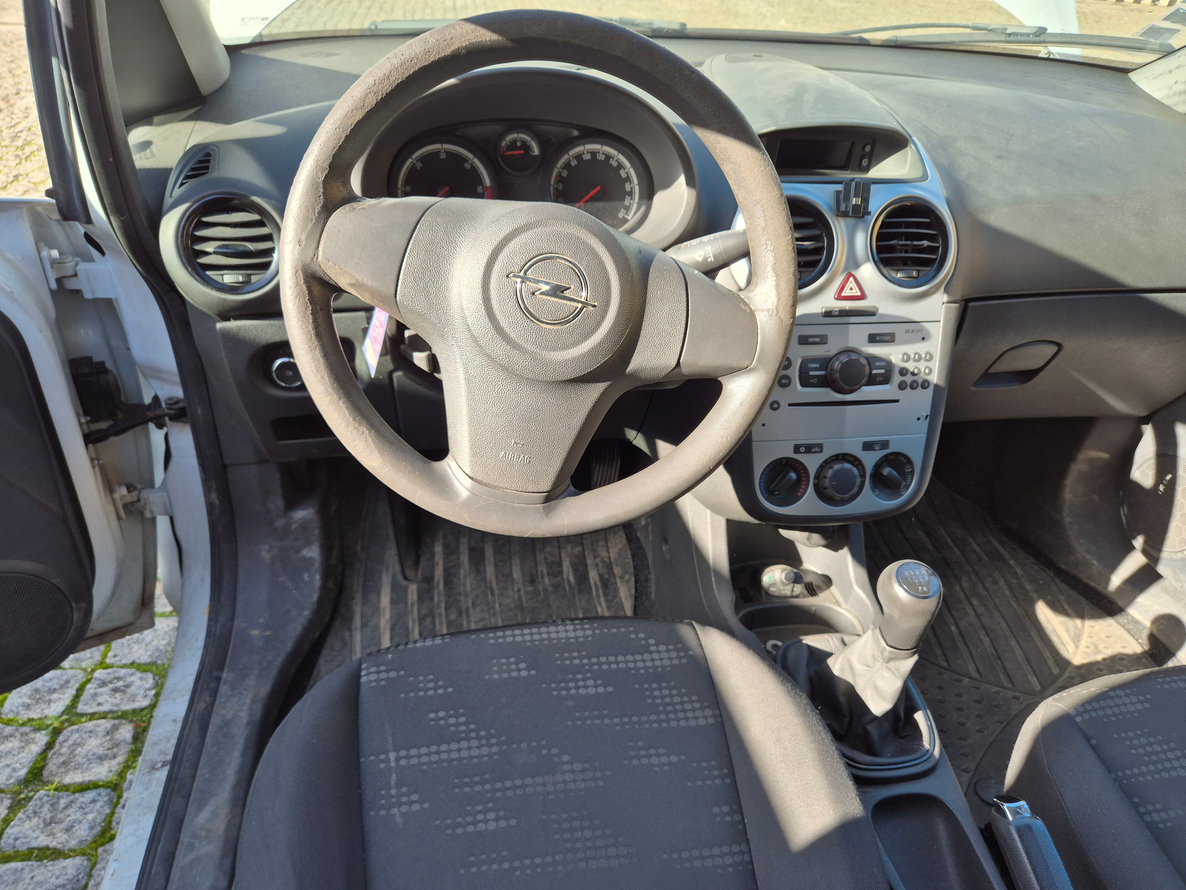 Opel Corsa · Ano 2014 — imagen 24