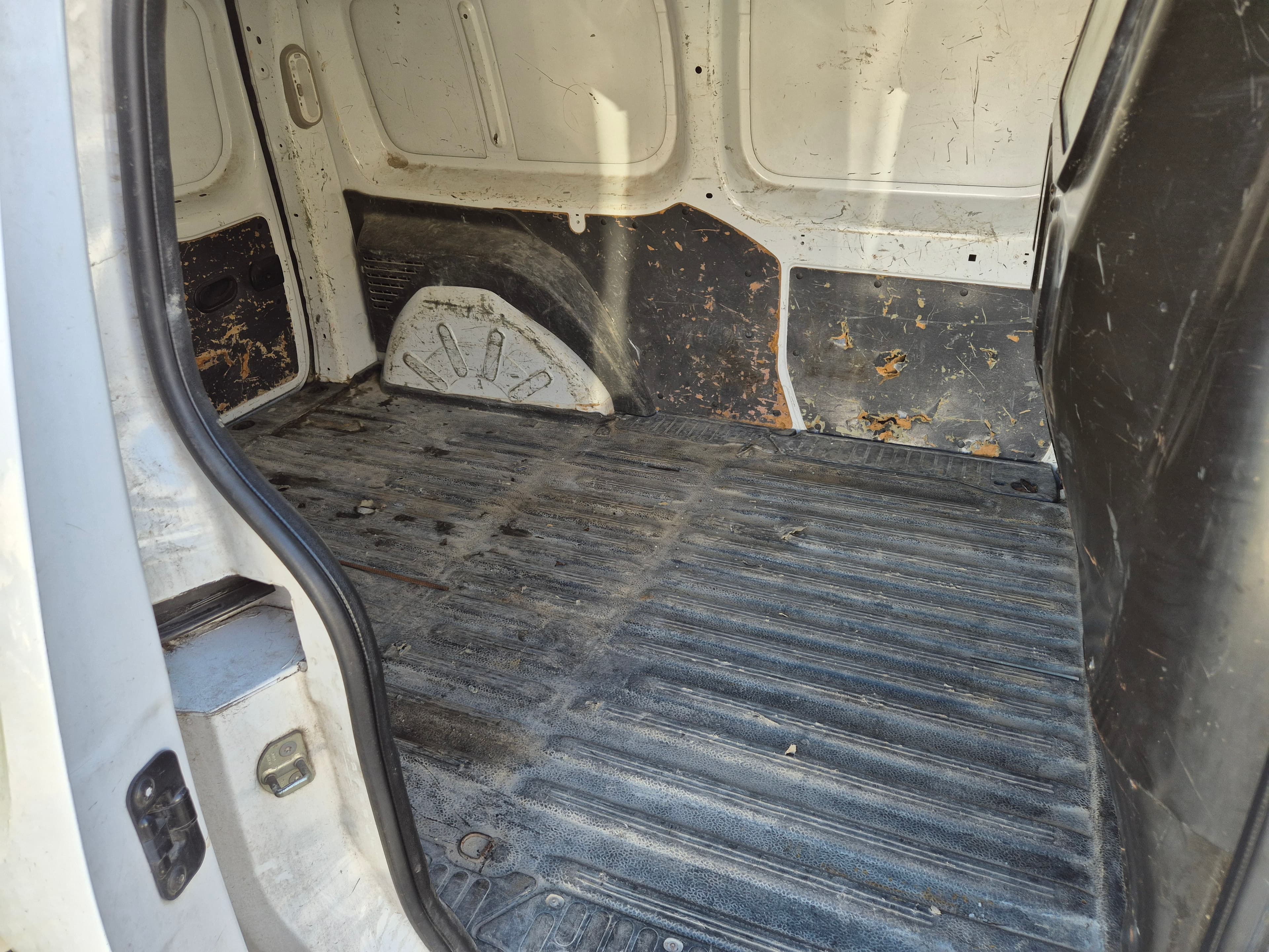 Renault Kangoo · Ano 2014 — imagem 17