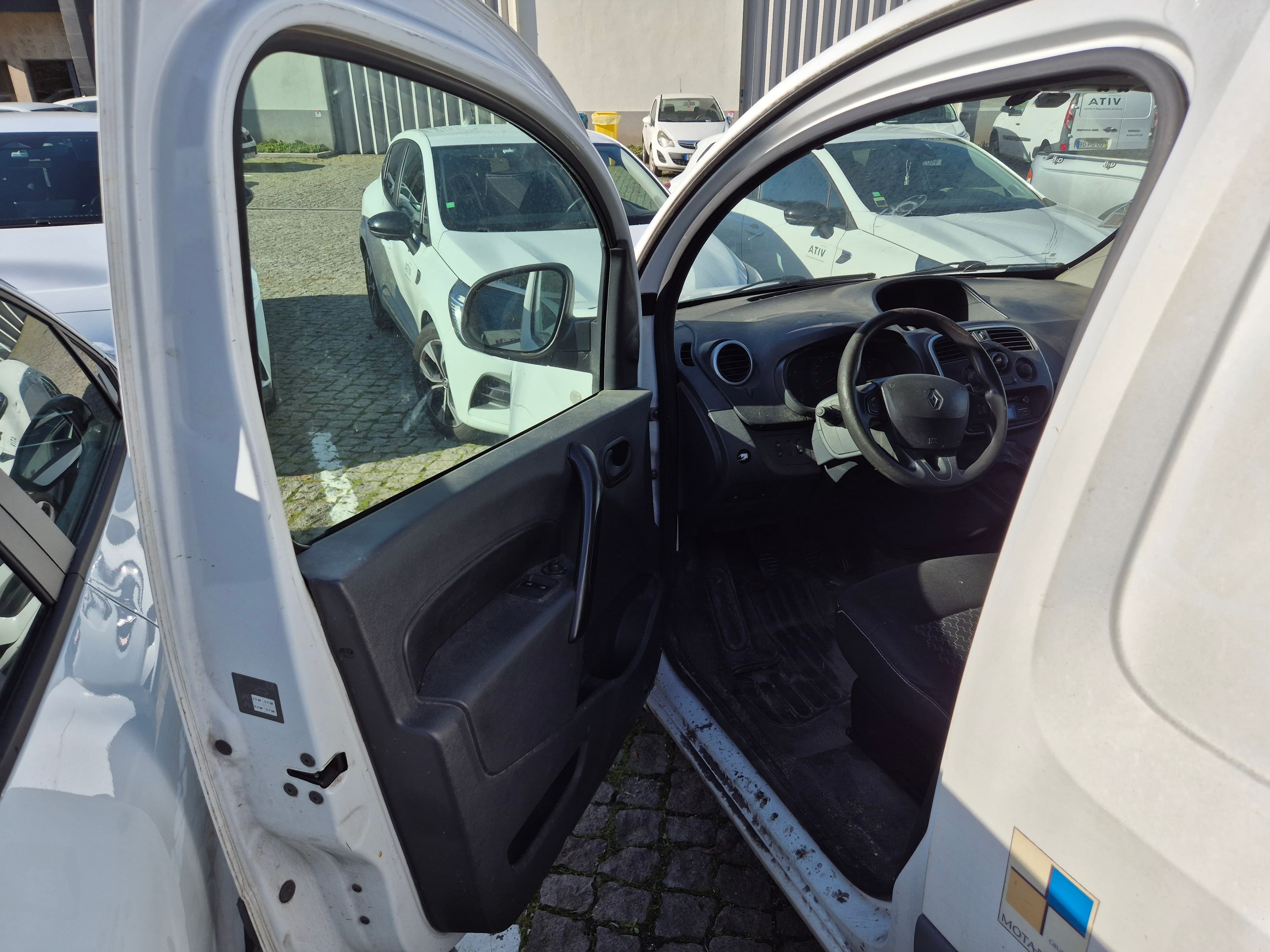 Renault Kangoo · Ano 2014 — imagem 21