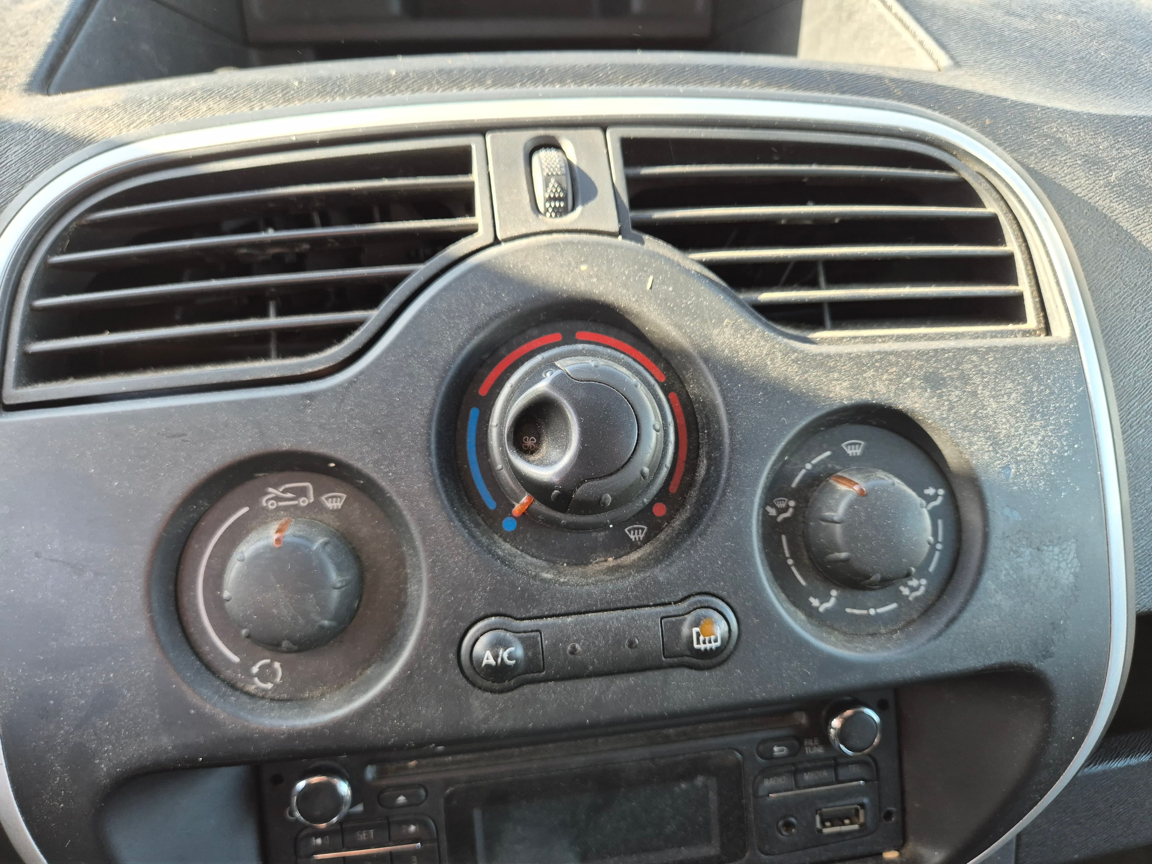 Renault Kangoo · Ano 2014 — imagem 37