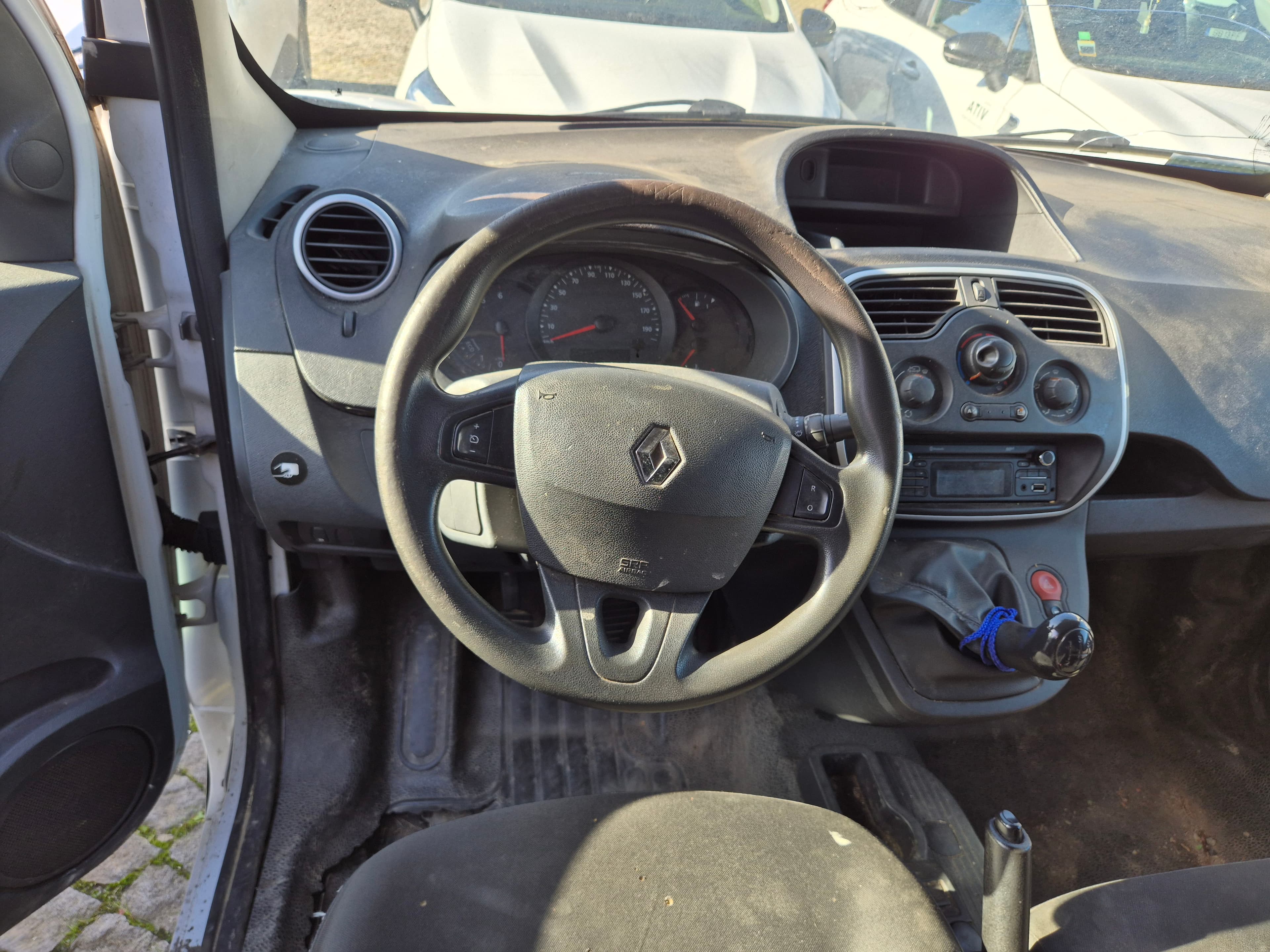 Renault Kangoo · Ano 2014 — imagem 24