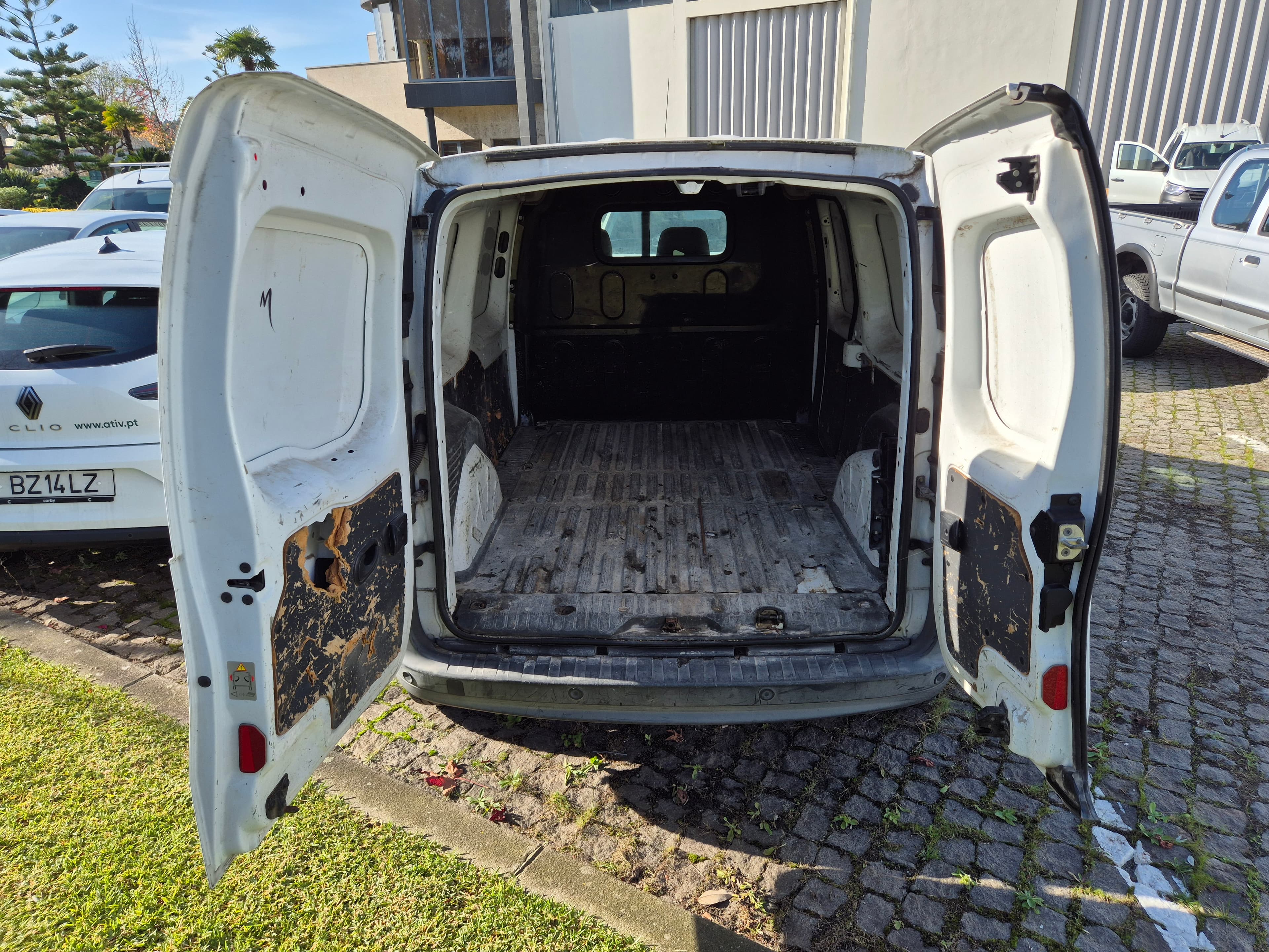 Renault Kangoo · Ano 2014 — imagem 12