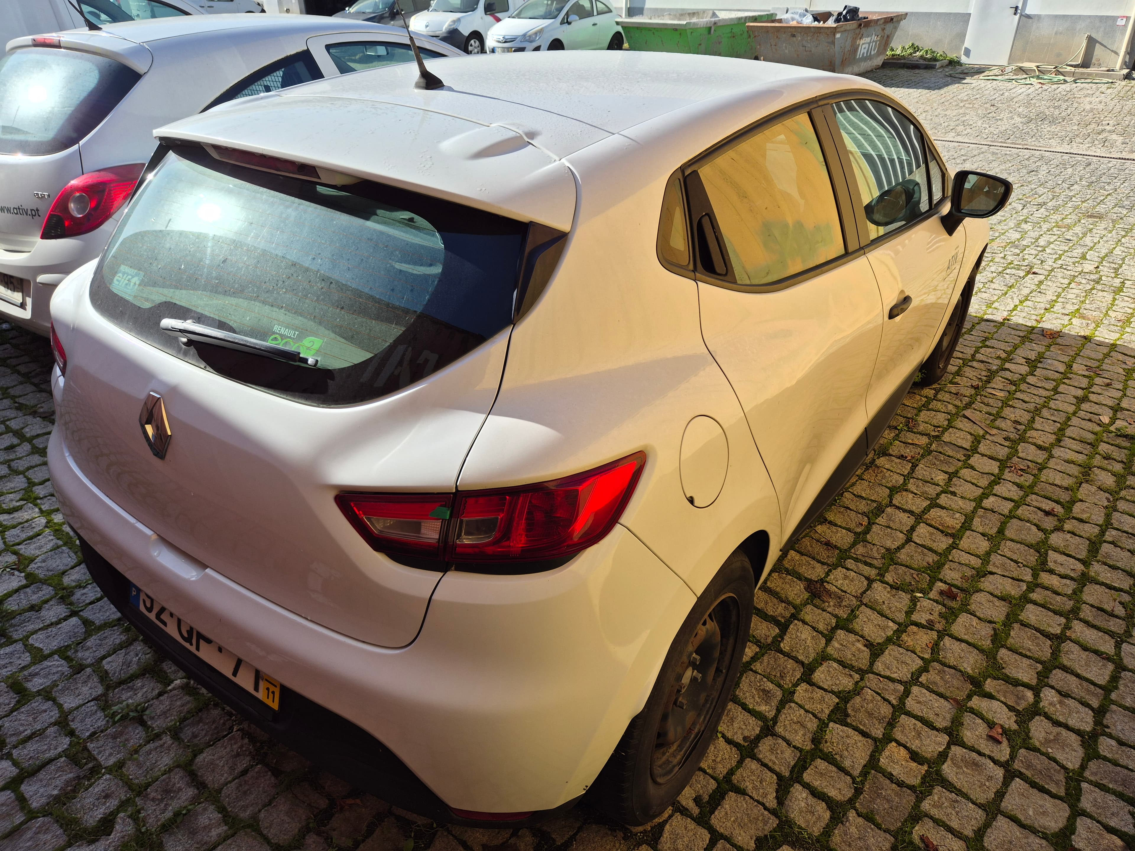 Renault Clio · Ano 2016 — imagem 4