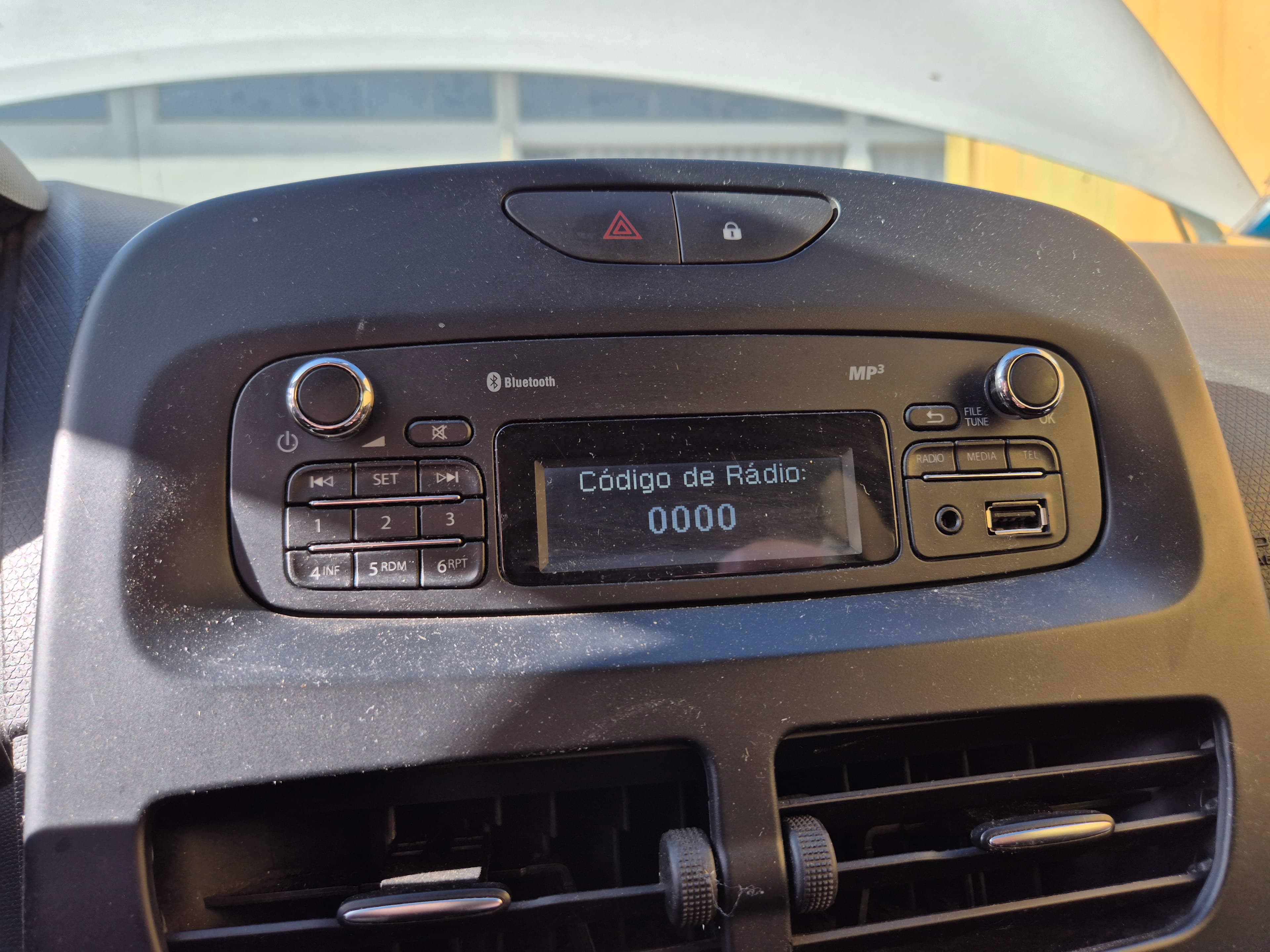 Renault Clio · Ano 2016 — imagem 42