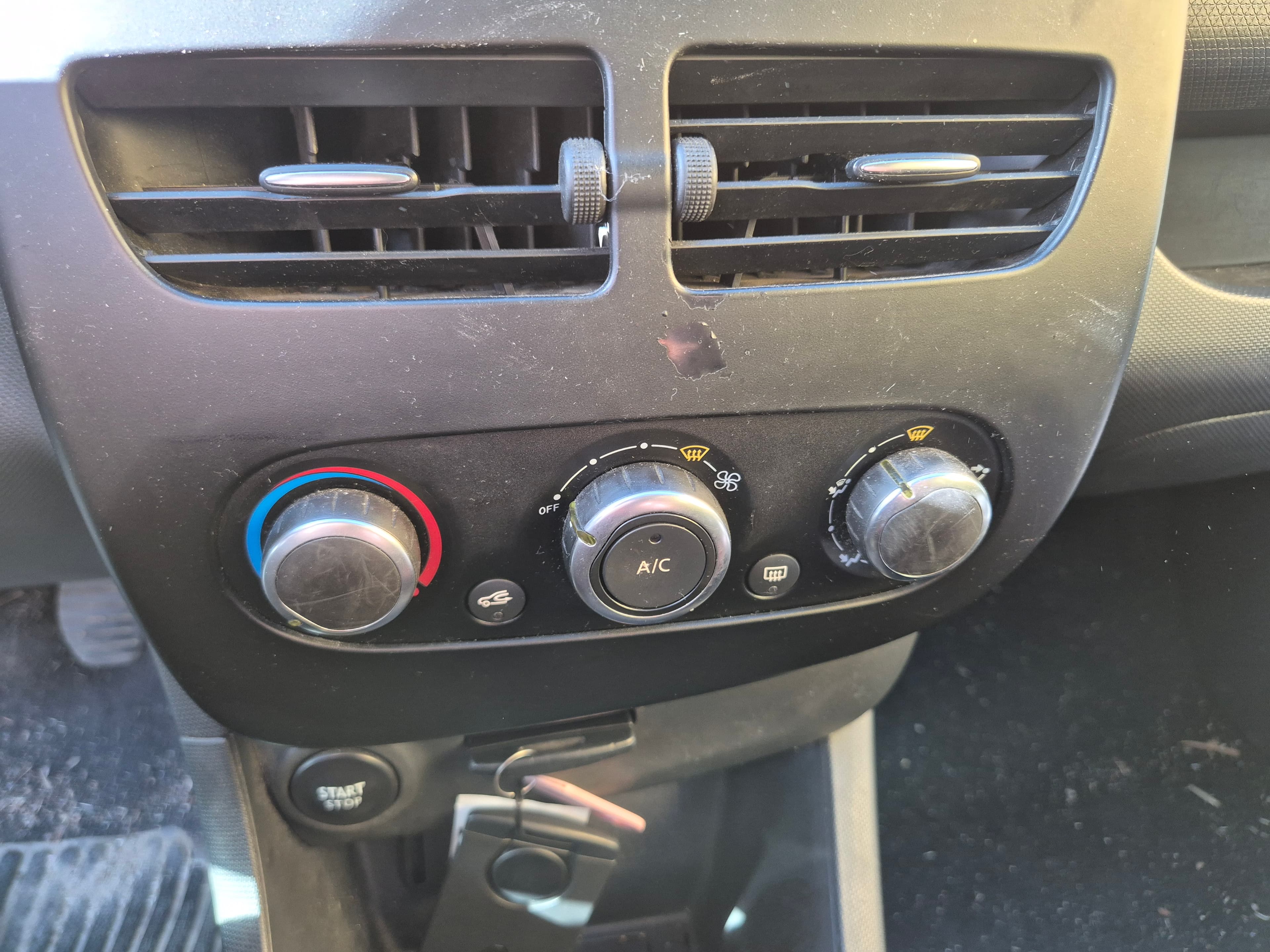 Renault Clio · Ano 2016 — imagem 41