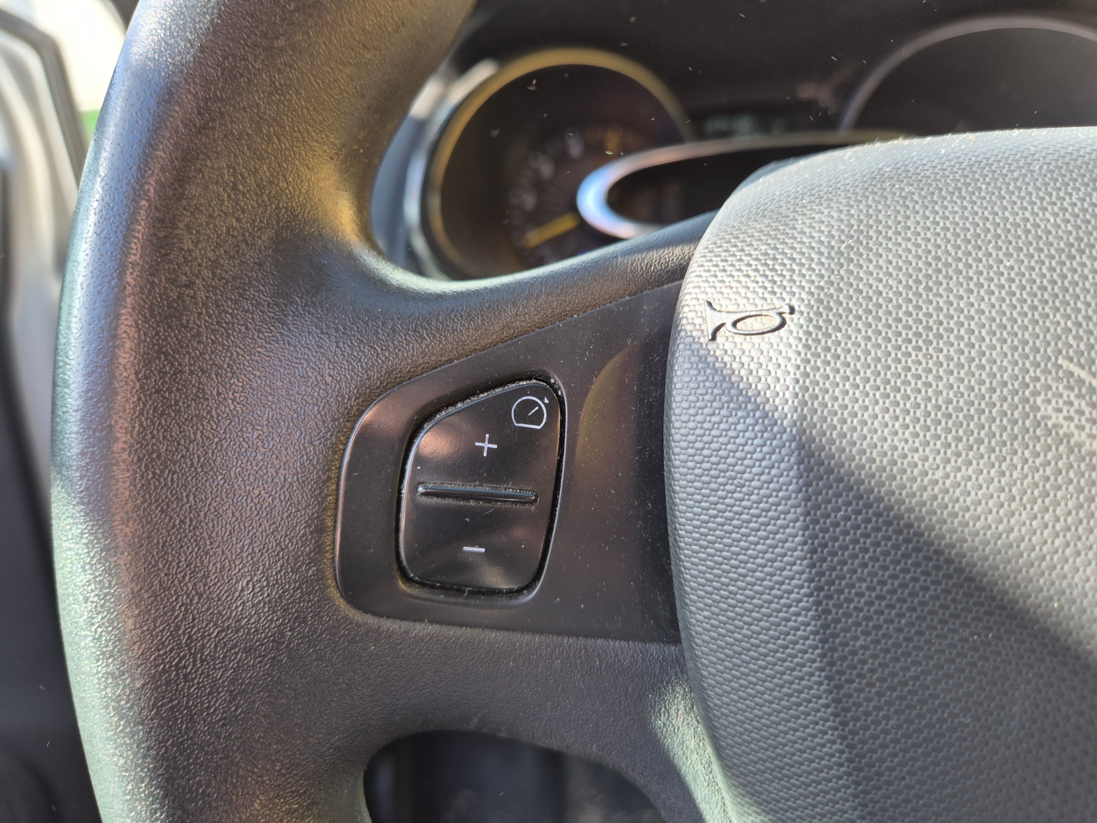 Renault Clio · Ano 2016 — imagem 33