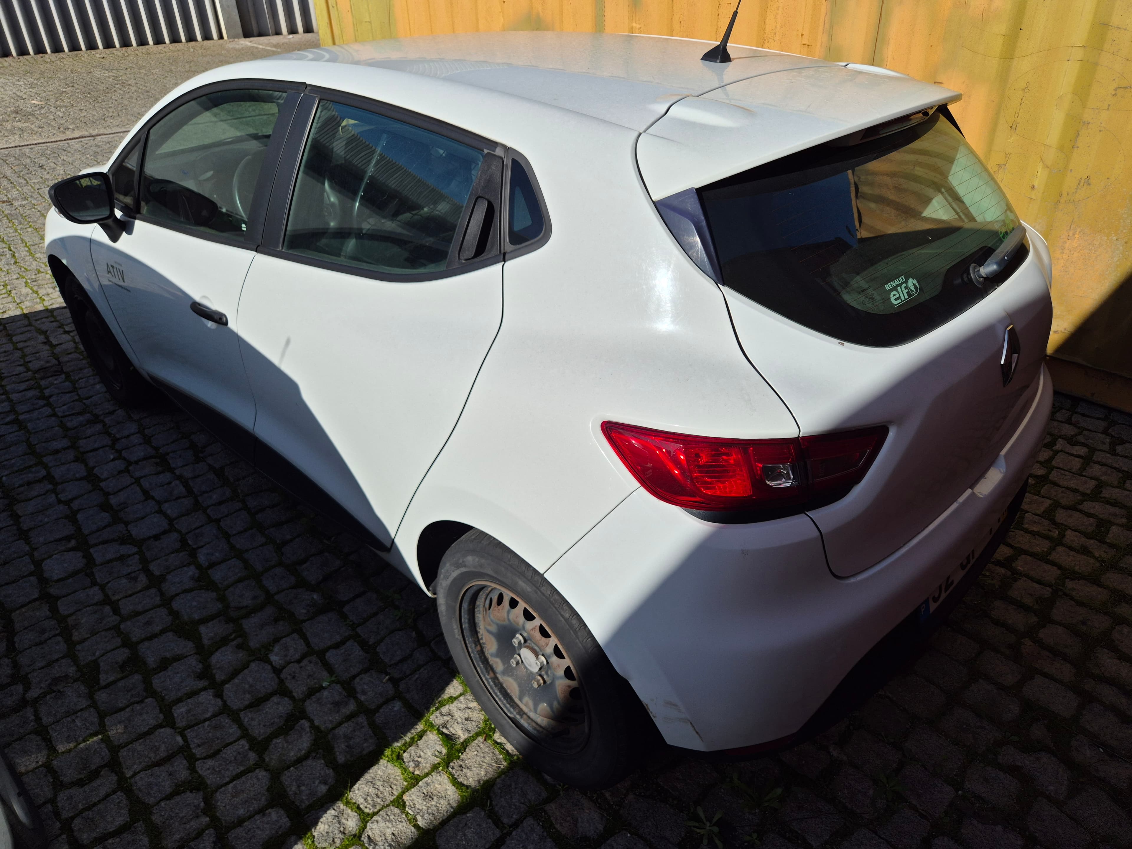 Renault Clio · Ano 2016 — imagem 6
