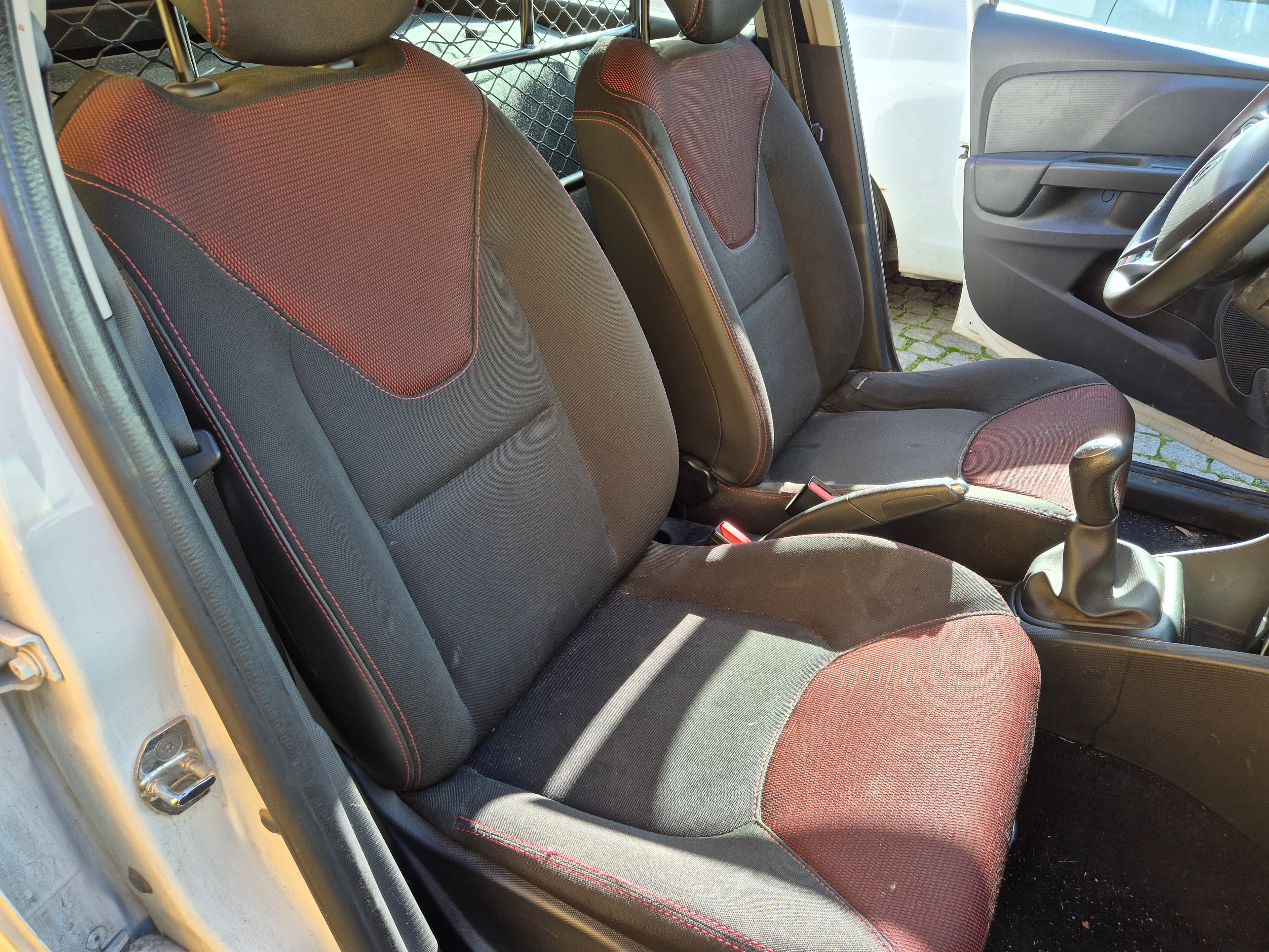 Renault Clio · Ano 2016 — imagem 21