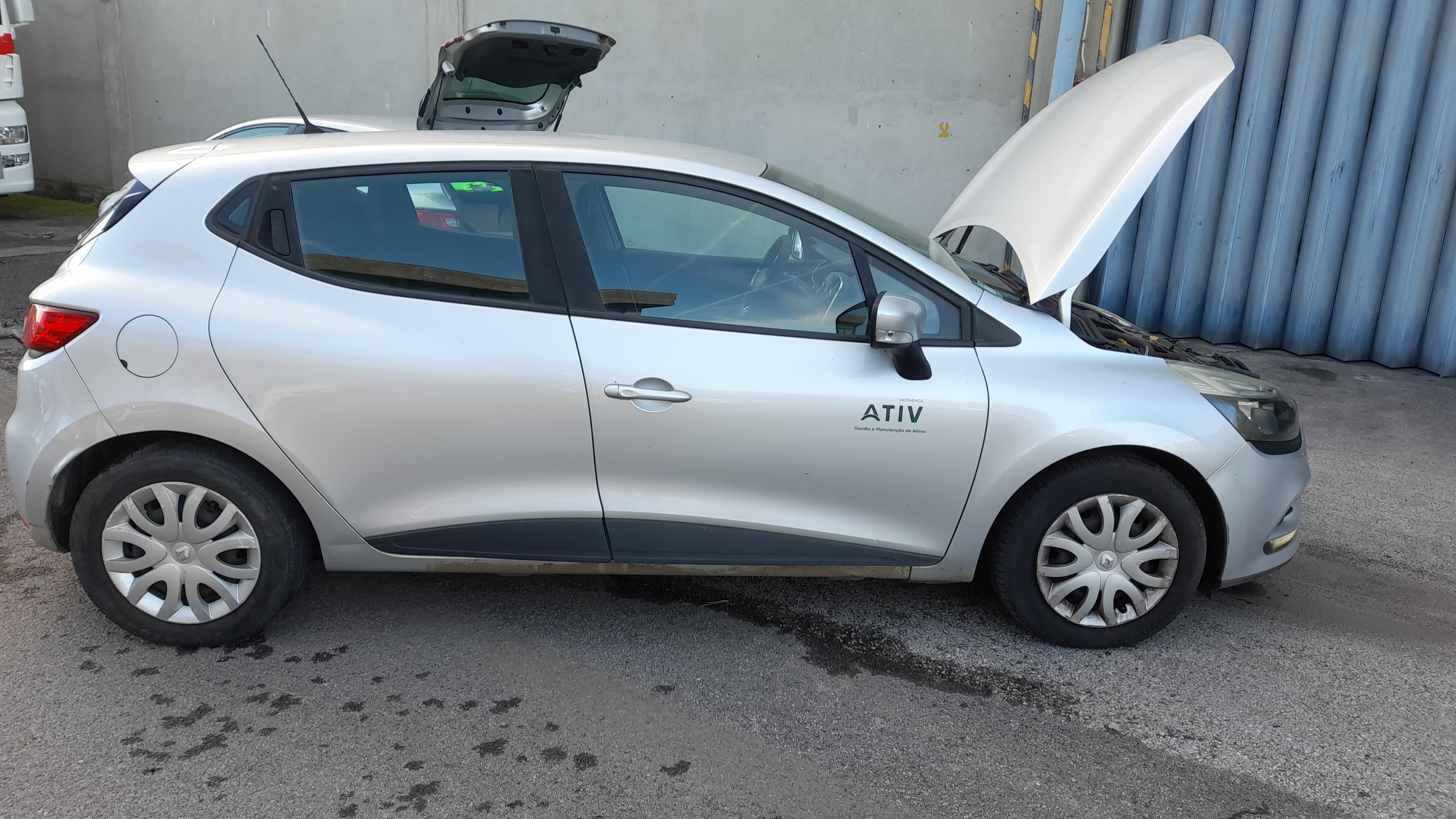 Renault Clio Dynamique S 1.5 DCi · Ano 2016 — imagem 5