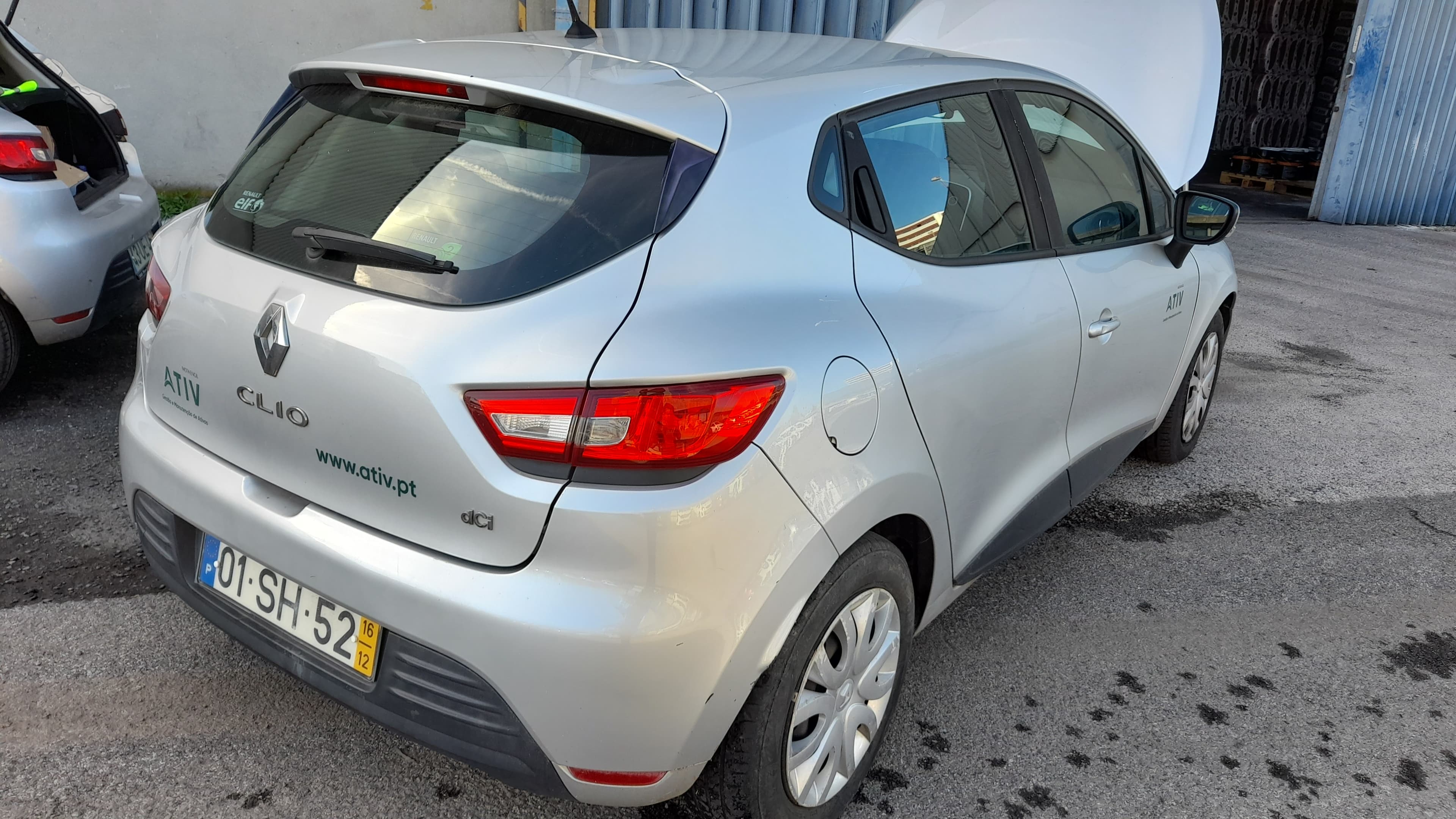 Renault Clio Dynamique S 1.5 DCi · Ano 2016 — imagem 6